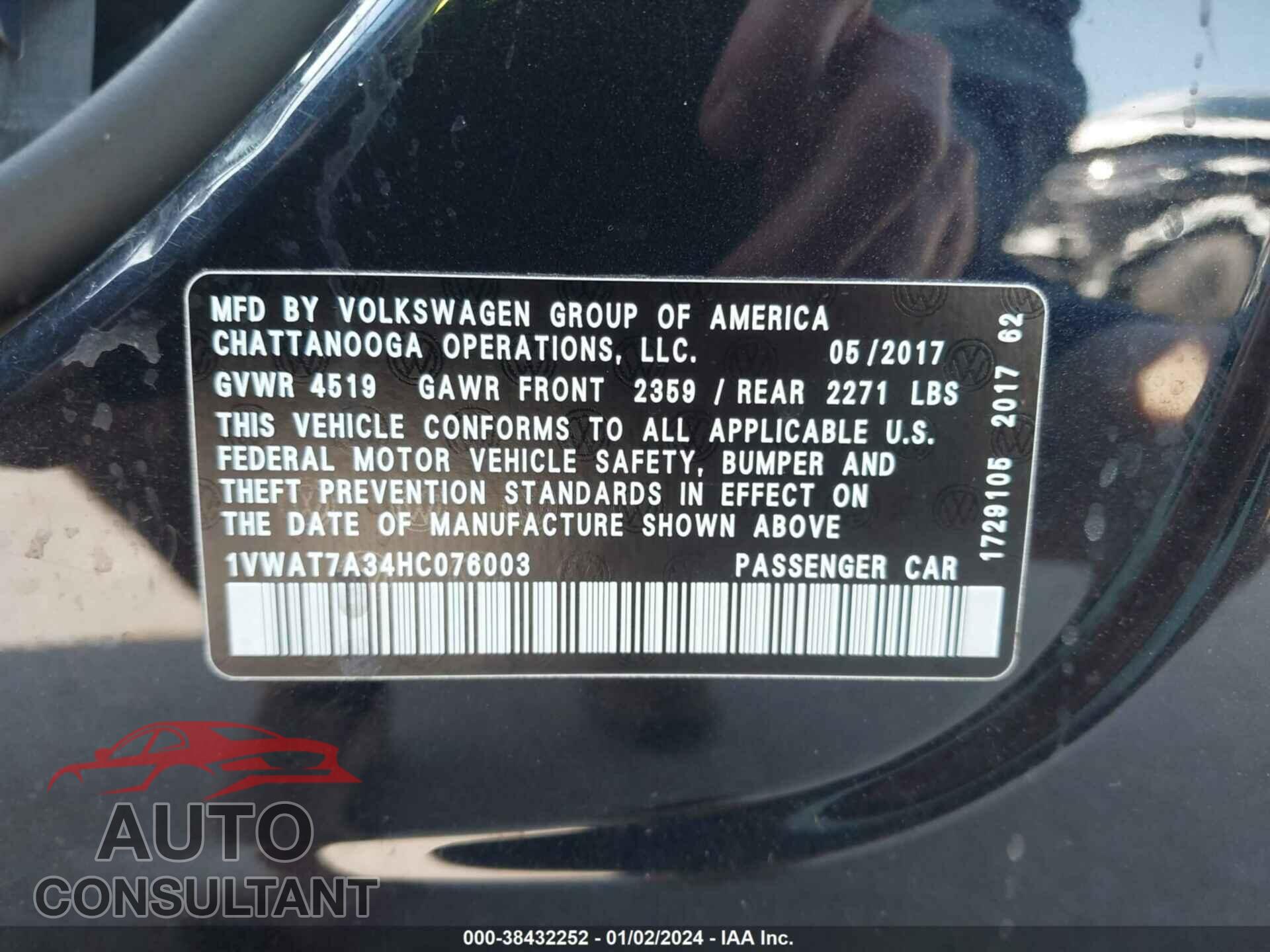 VOLKSWAGEN PASSAT 2017 - 1VWAT7A34HC076003