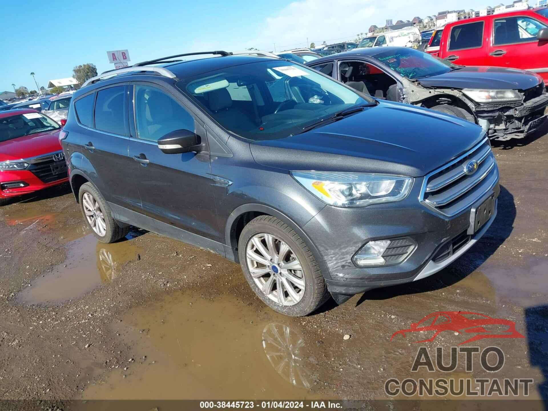 FORD ESCAPE 2017 - 1FMCU0J97HUC80126