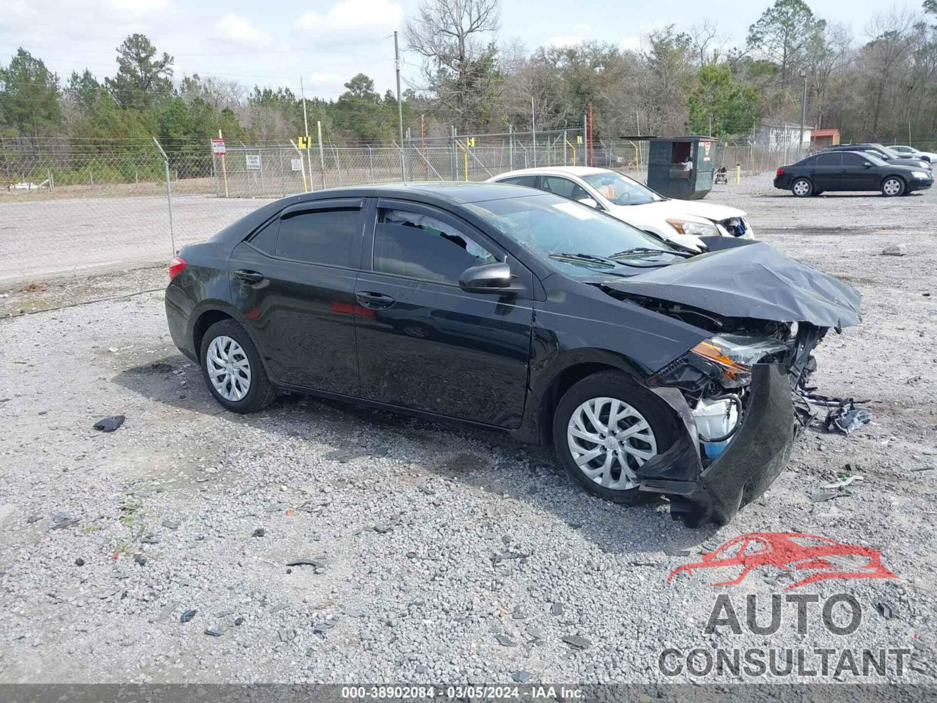 TOYOTA COROLLA 2018 - 5YFBURHE3JP852593