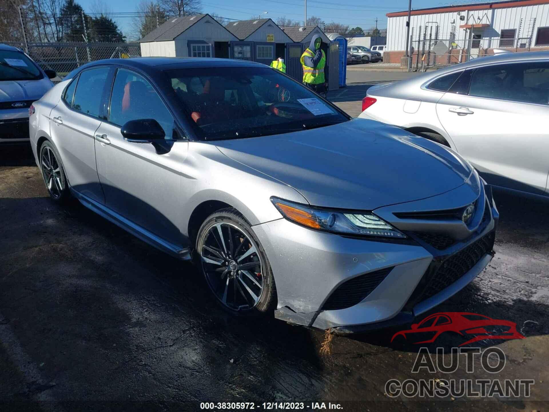 TOYOTA CAMRY 2018 - 4T1B61HKXJU143305