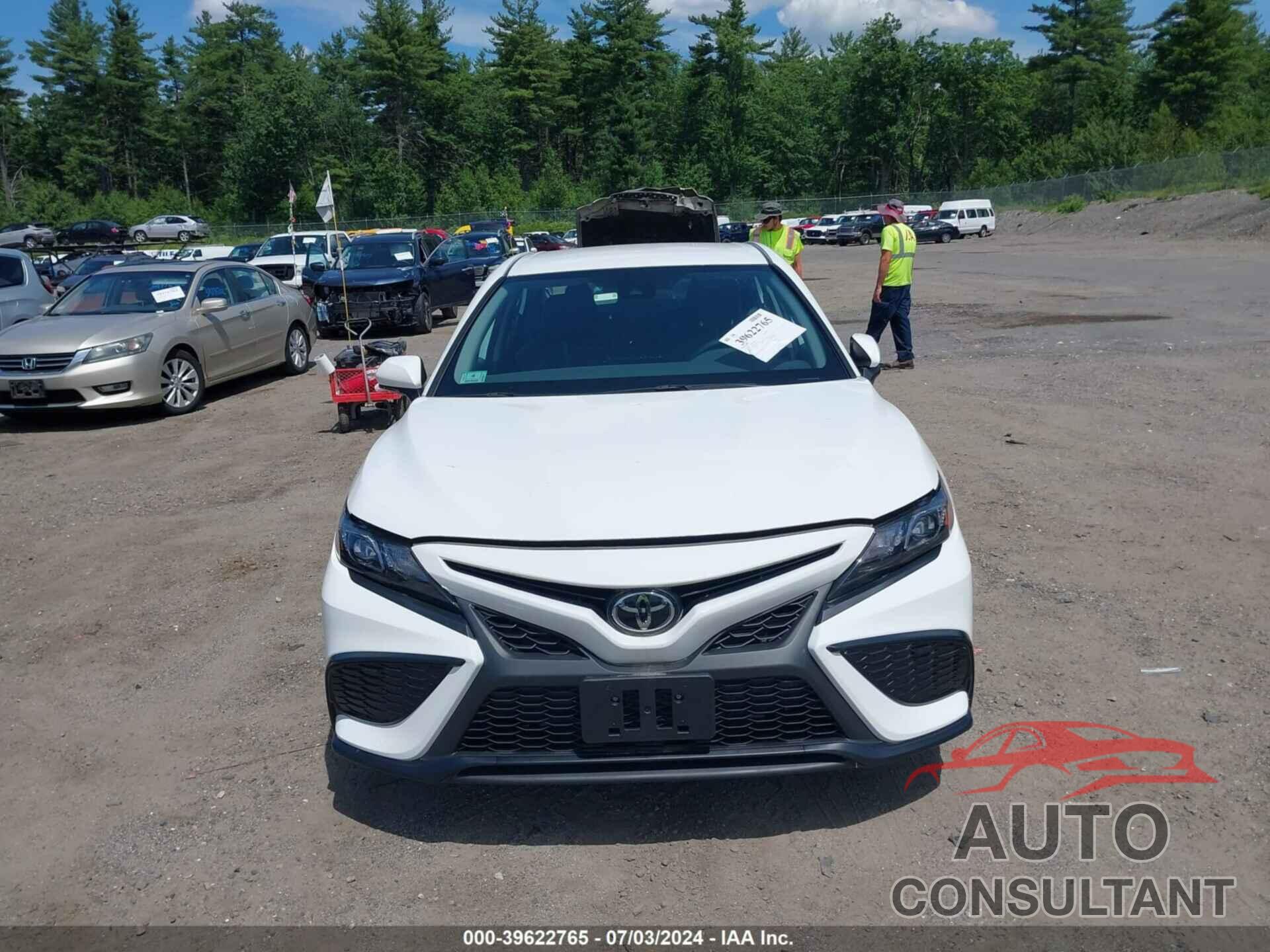 TOYOTA CAMRY 2022 - 4T1G11AK6NU037275