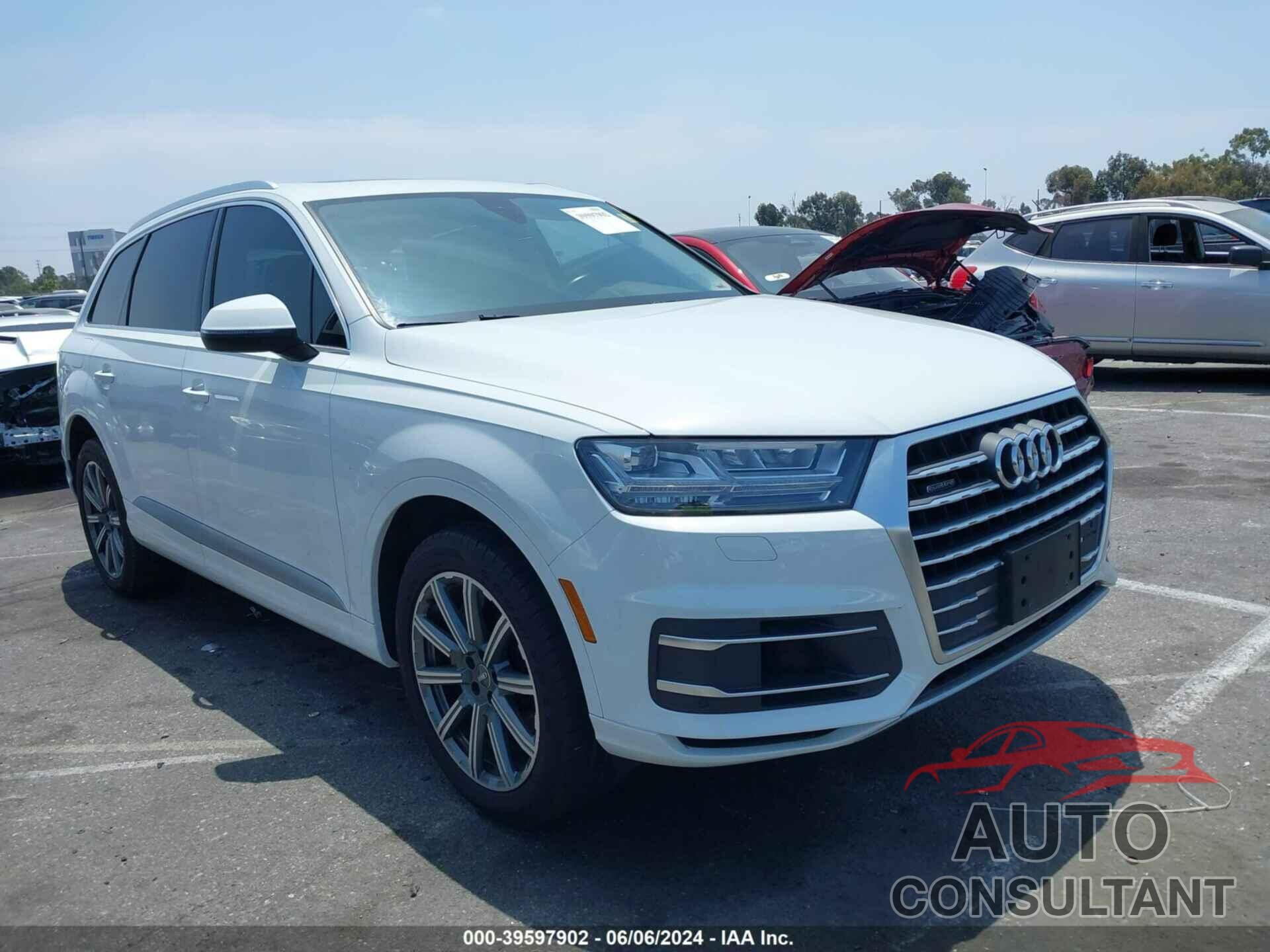 AUDI Q7 2018 - WA1LAAF7XJD025965