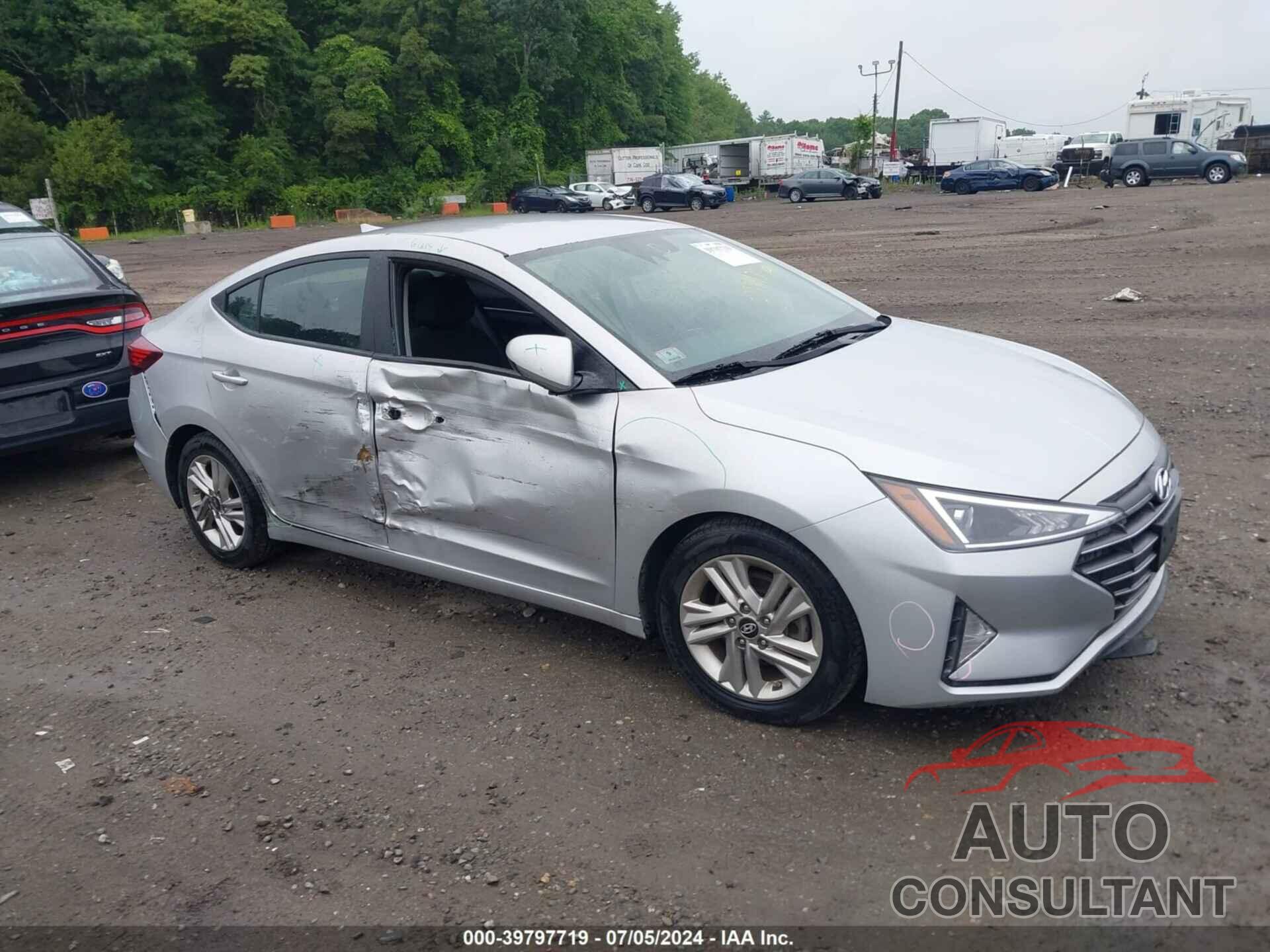 HYUNDAI ELANTRA 2019 - 5NPD84LF9KH467957