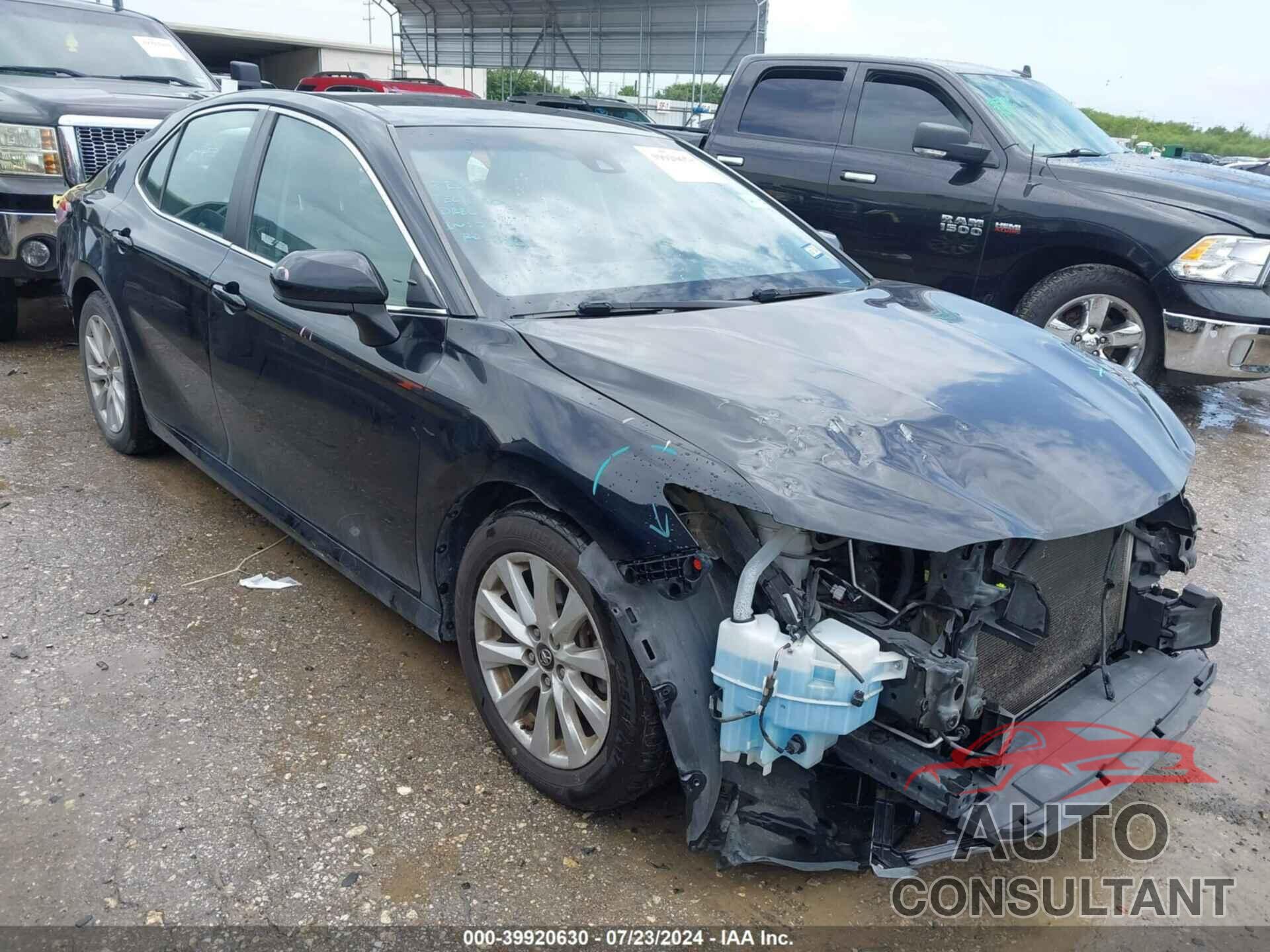 TOYOTA CAMRY 2018 - 4T1B11HK2JU087116