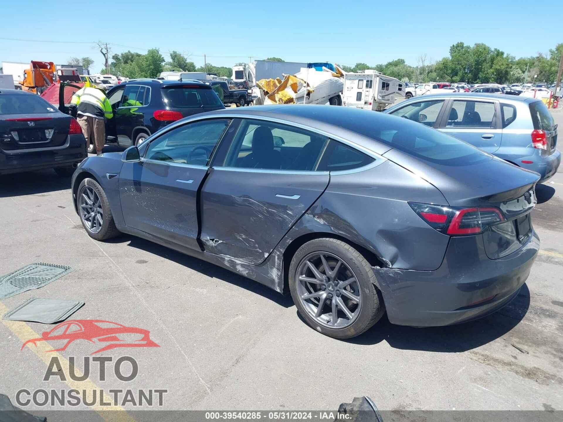 TESLA MODEL 3 2019 - 5YJ3E1EB3KF359619