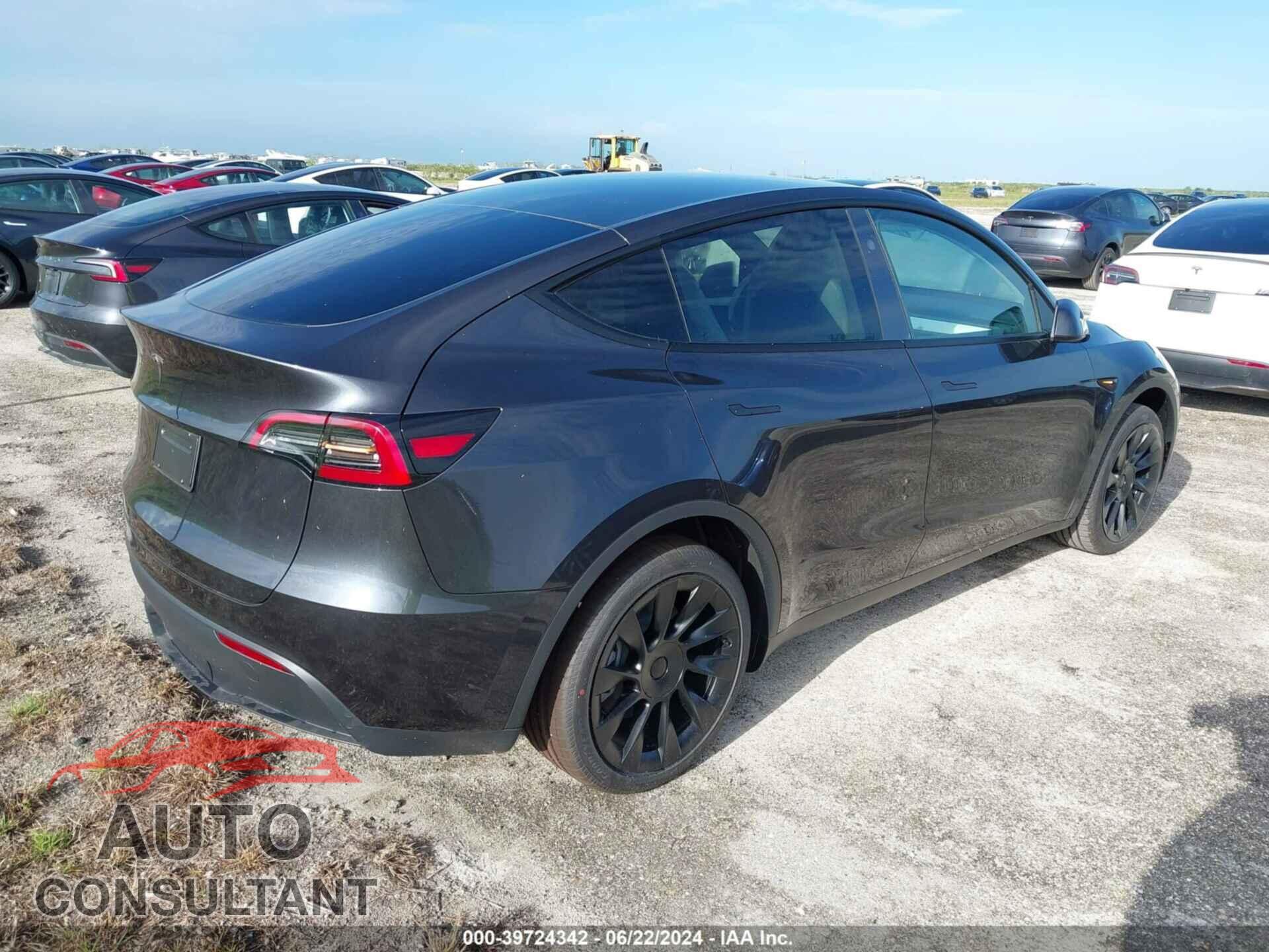 TESLA MODEL Y 2024 - 7SAYGDED5RF089311