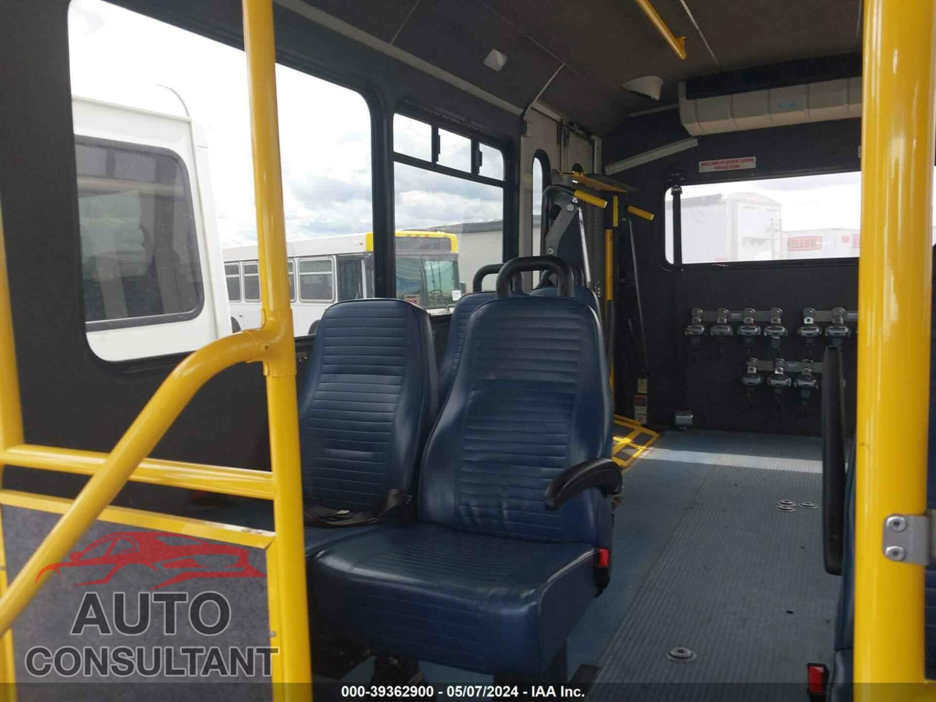 FORD E-450 CUTAWAY 2017 - 1FDFE4FS3HDC35391
