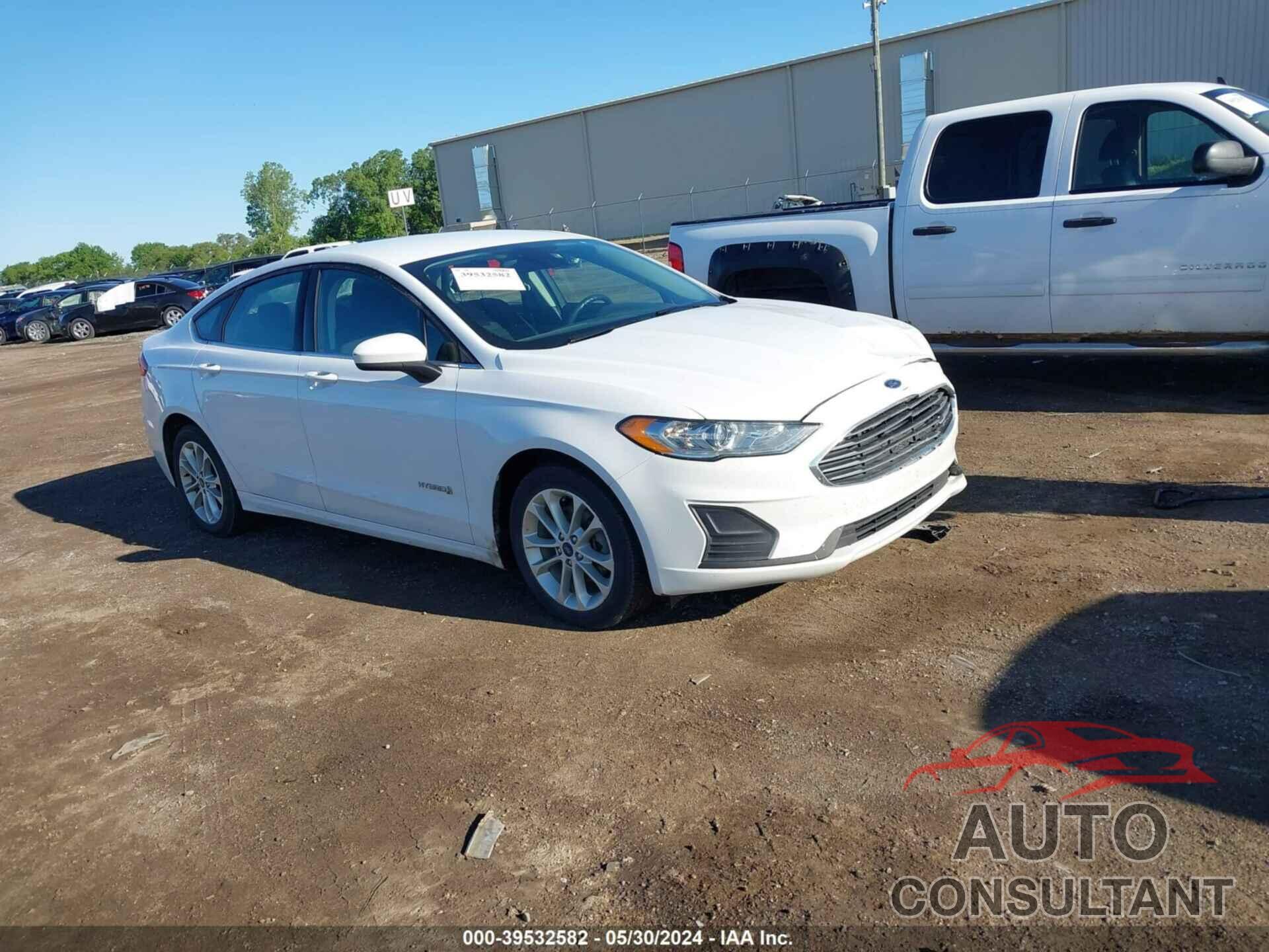 FORD FUSION HYBRID 2019 - 3FA6P0LU0KR185132