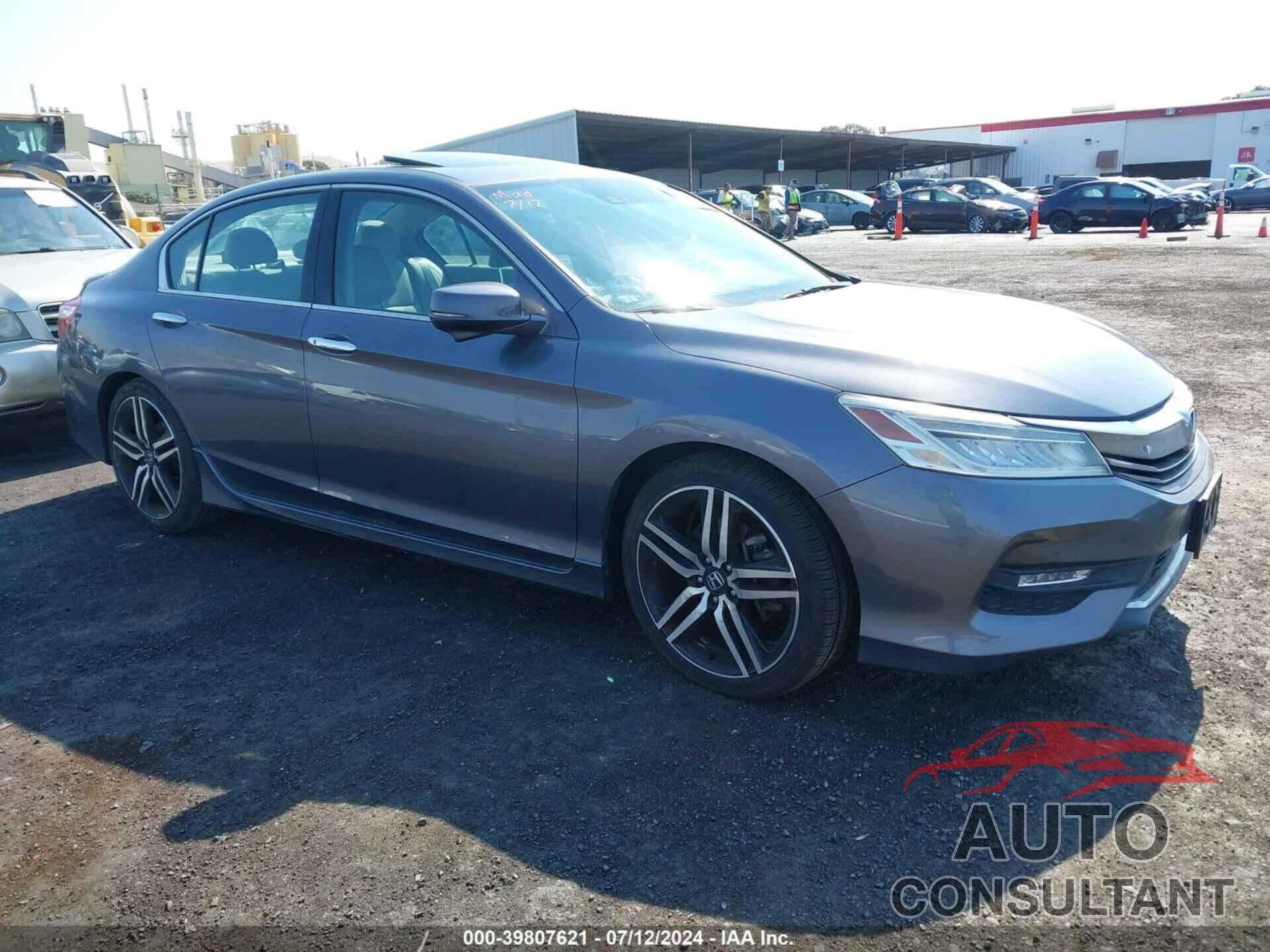 HONDA ACCORD 2017 - 1HGCR3F93HA017621