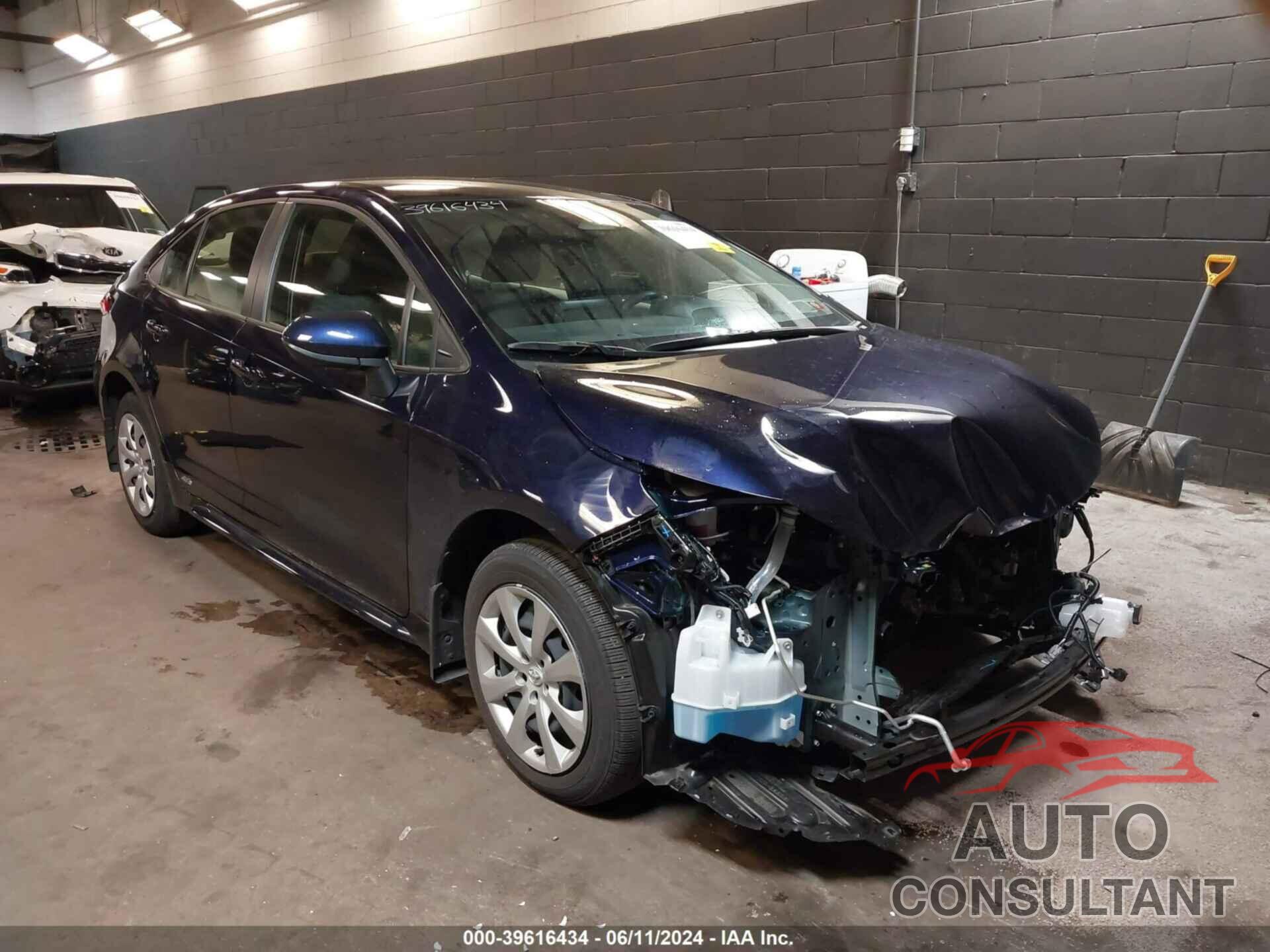 TOYOTA COROLLA 2023 - JTDBDMHE2PJ002437