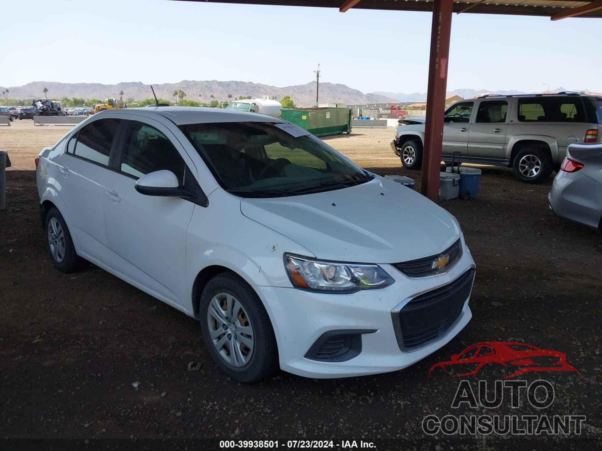 CHEVROLET SONIC 2017 - 1G1JB5SH9H4106183