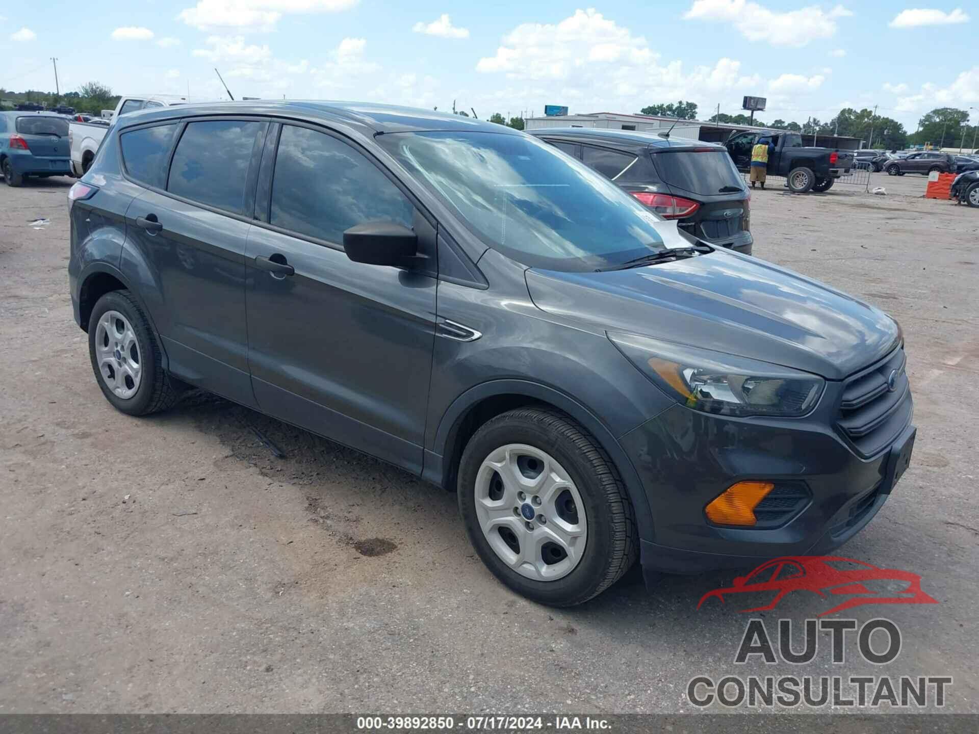 FORD ESCAPE 2018 - 1FMCU0F74JUA41579