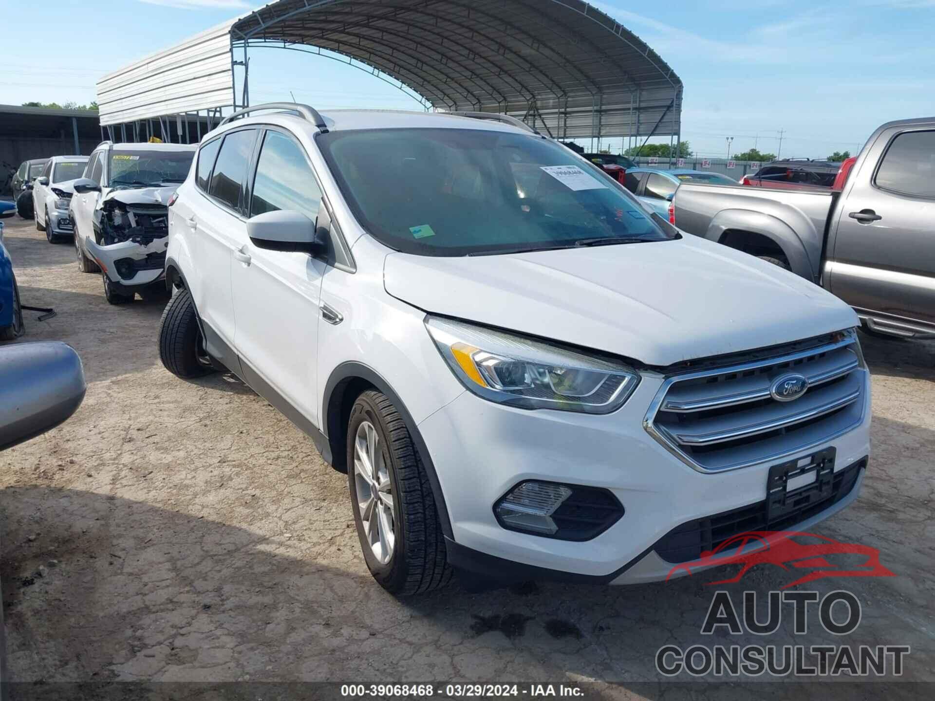 FORD ESCAPE 2017 - 1FMCU0GD9HUD52388