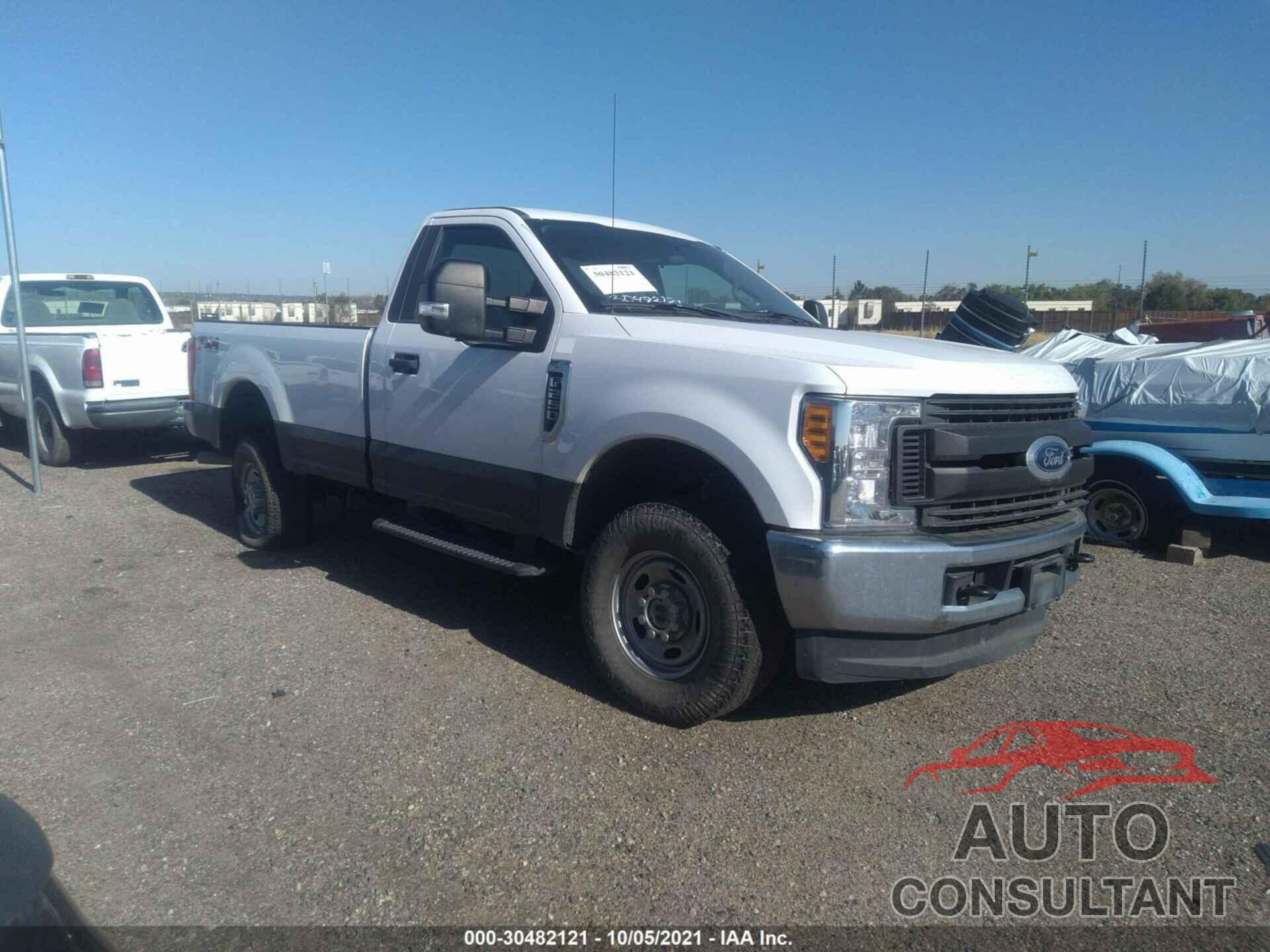 FORD SUPER DUTY F-250 SRW 2017 - 1FTBF2B65HED26587