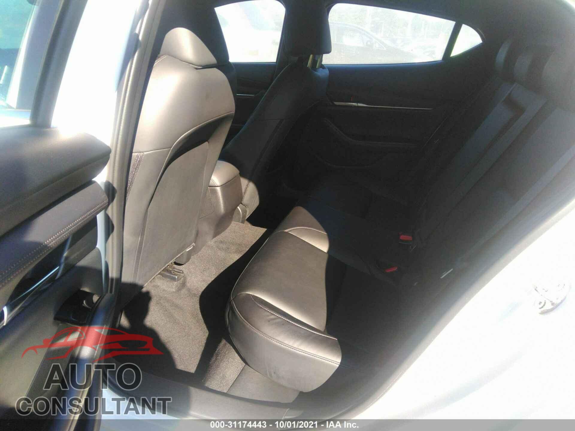 MAZDA MAZDA3 HATCHBACK 2019 - JM1BPBJMXK1146176