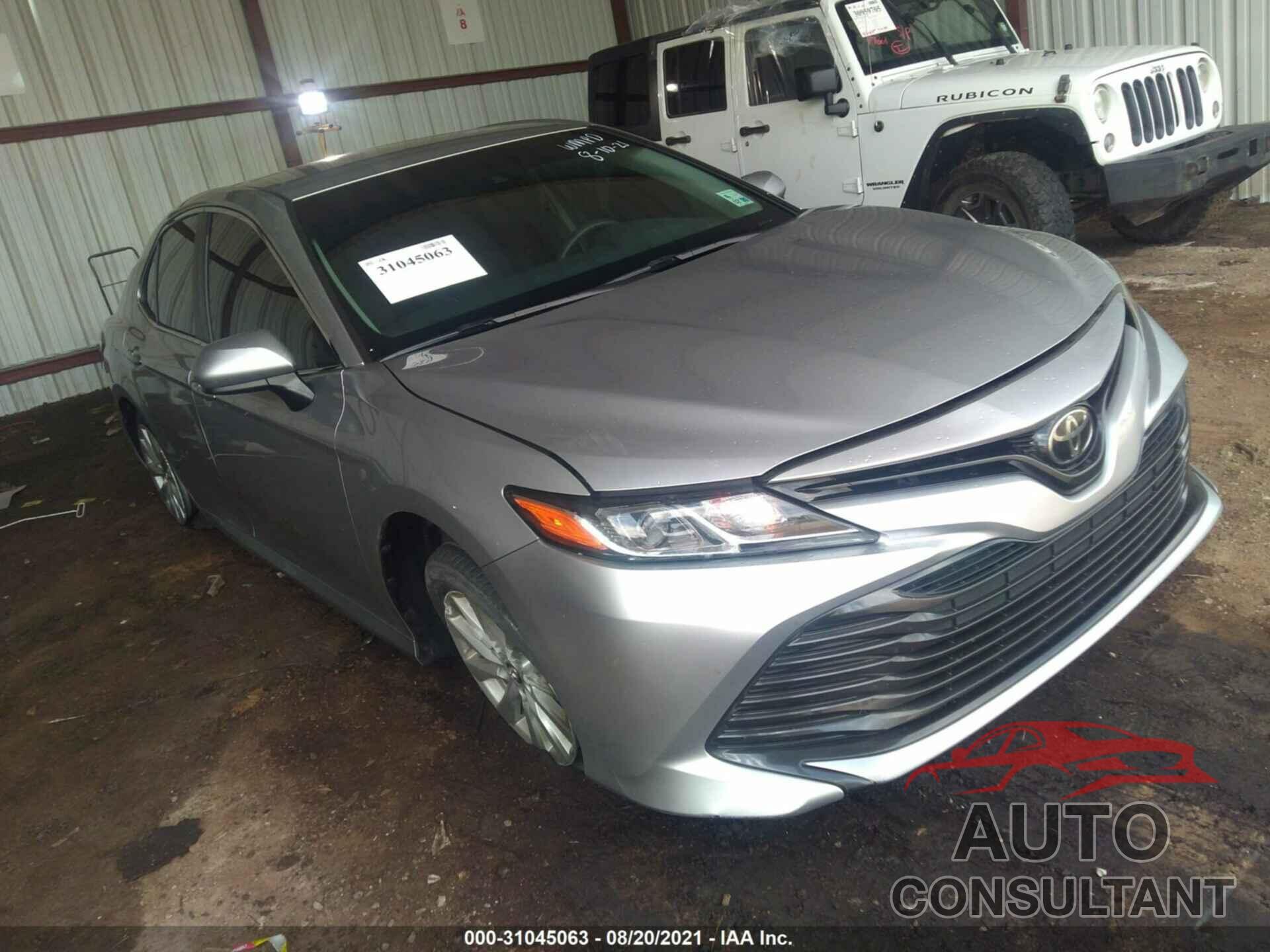 TOYOTA CAMRY 2018 - 4T1B11HK9JU570005