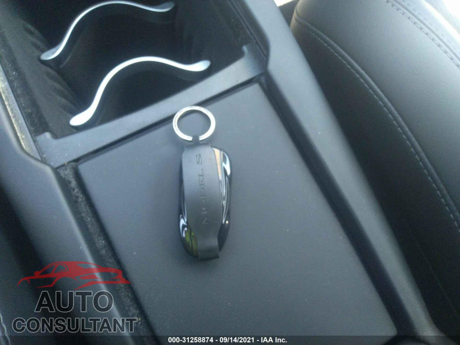 TESLA MODEL S 2017 - 5YJSA1E27HF210274