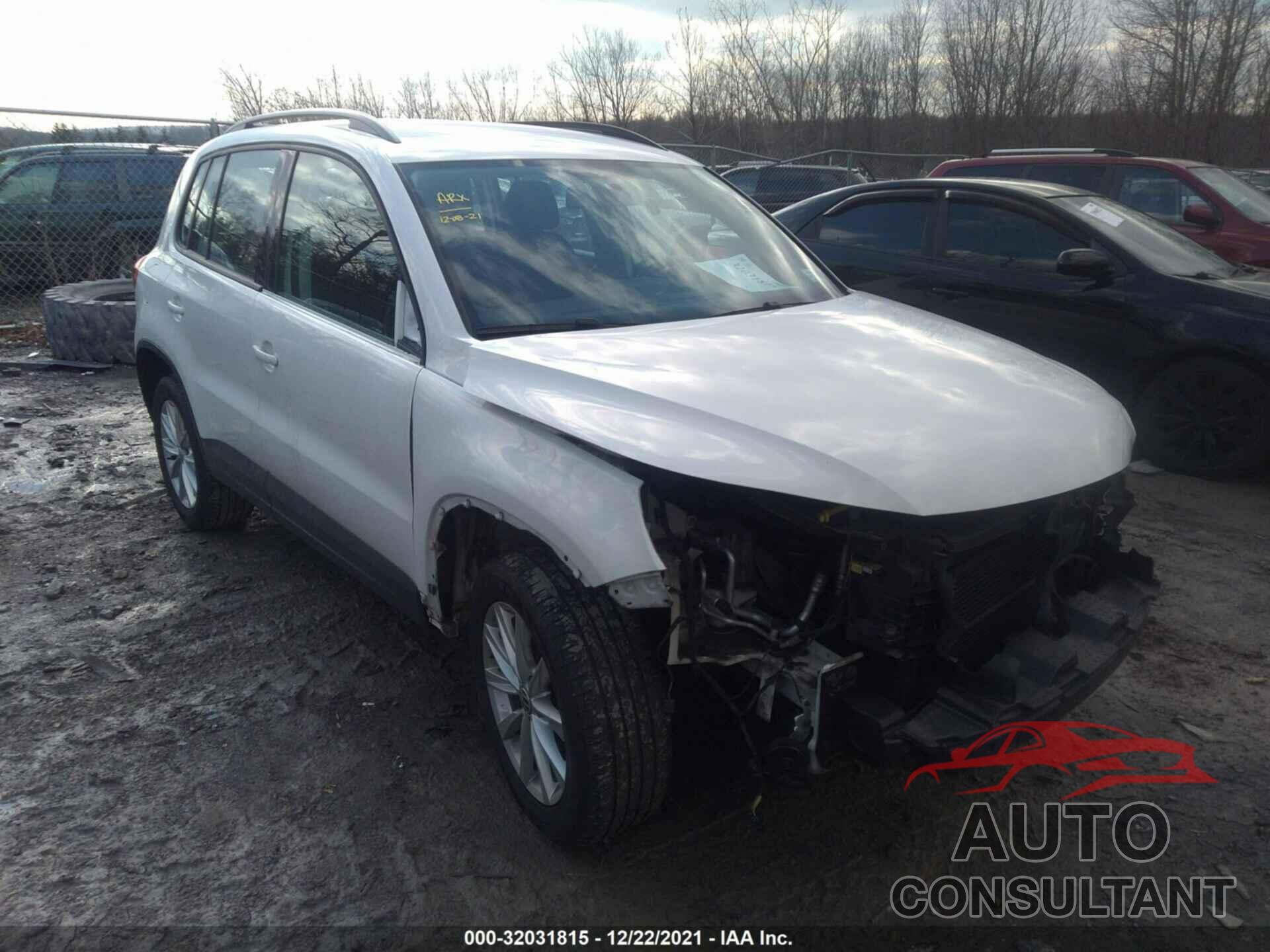 VOLKSWAGEN TIGUAN 2017 - WVGBV7AX5HK042643