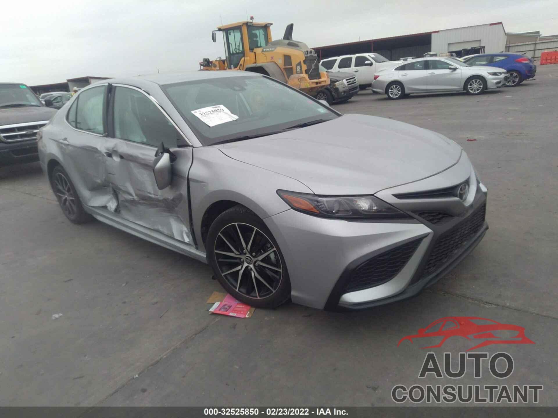 TOYOTA CAMRY 2021 - 4T1G11AK1MU556975