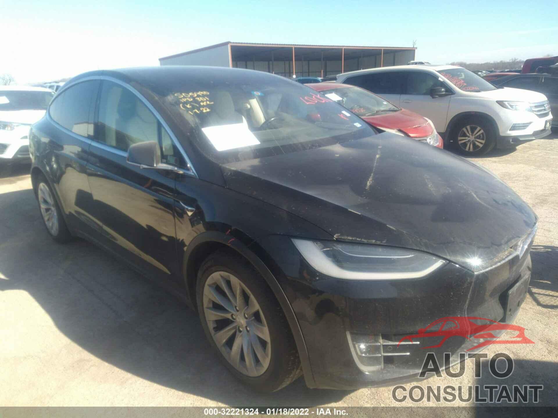 TESLA MODEL X 2017 - 5YJXCBE23HF064820