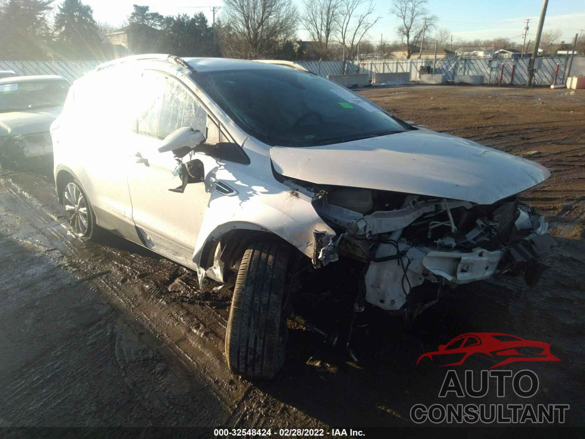 FORD ESCAPE 2017 - 1FMCU9J90HUE66143