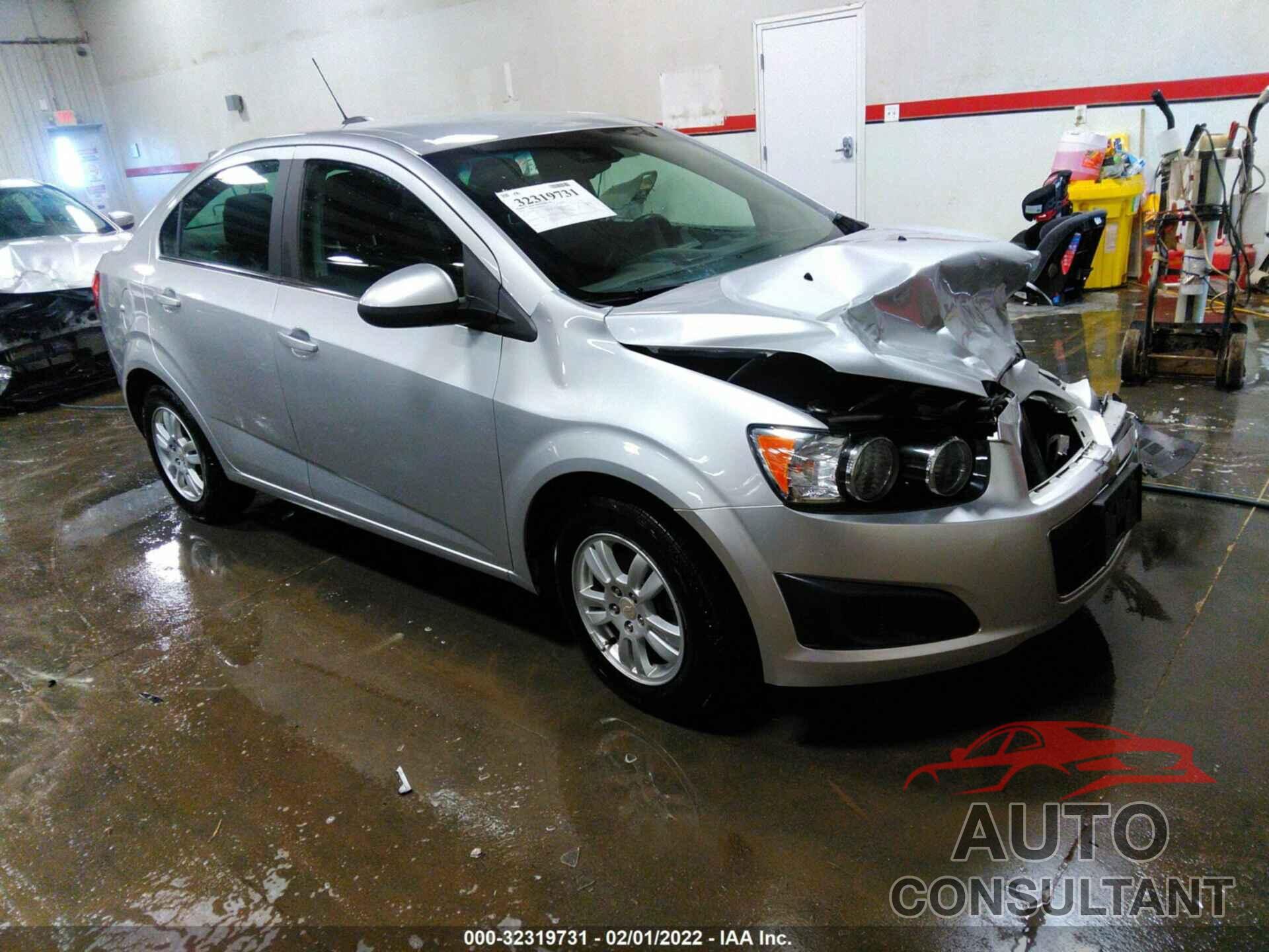 CHEVROLET SONIC 2016 - 1G1JC5SH2G4130739
