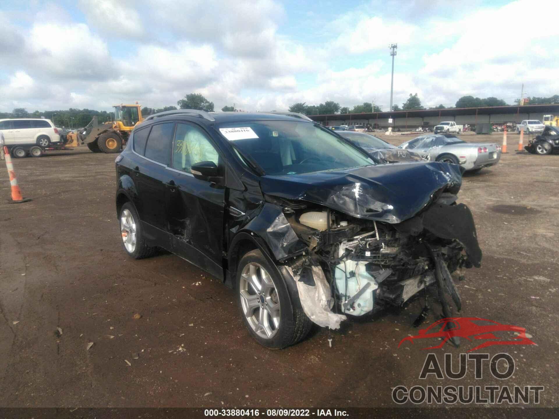 FORD ESCAPE 2017 - 1FMCU0J92HUD86726