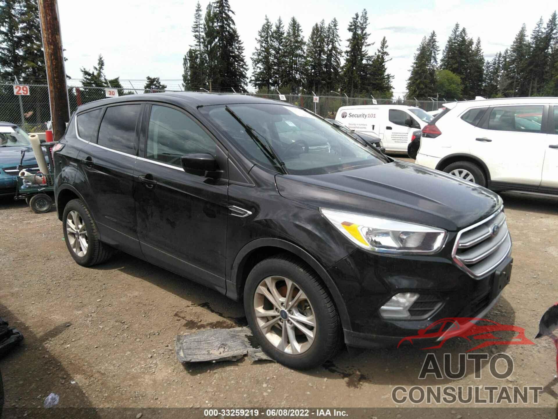 FORD ESCAPE 2017 - 1FMCU0GD7HUC35523