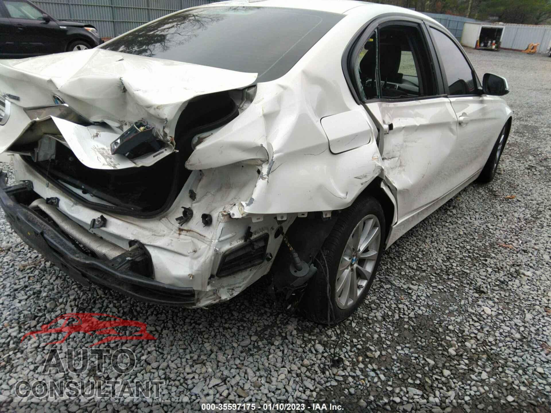 BMW 3 SERIES 2016 - WBA8E5G58GNU20005