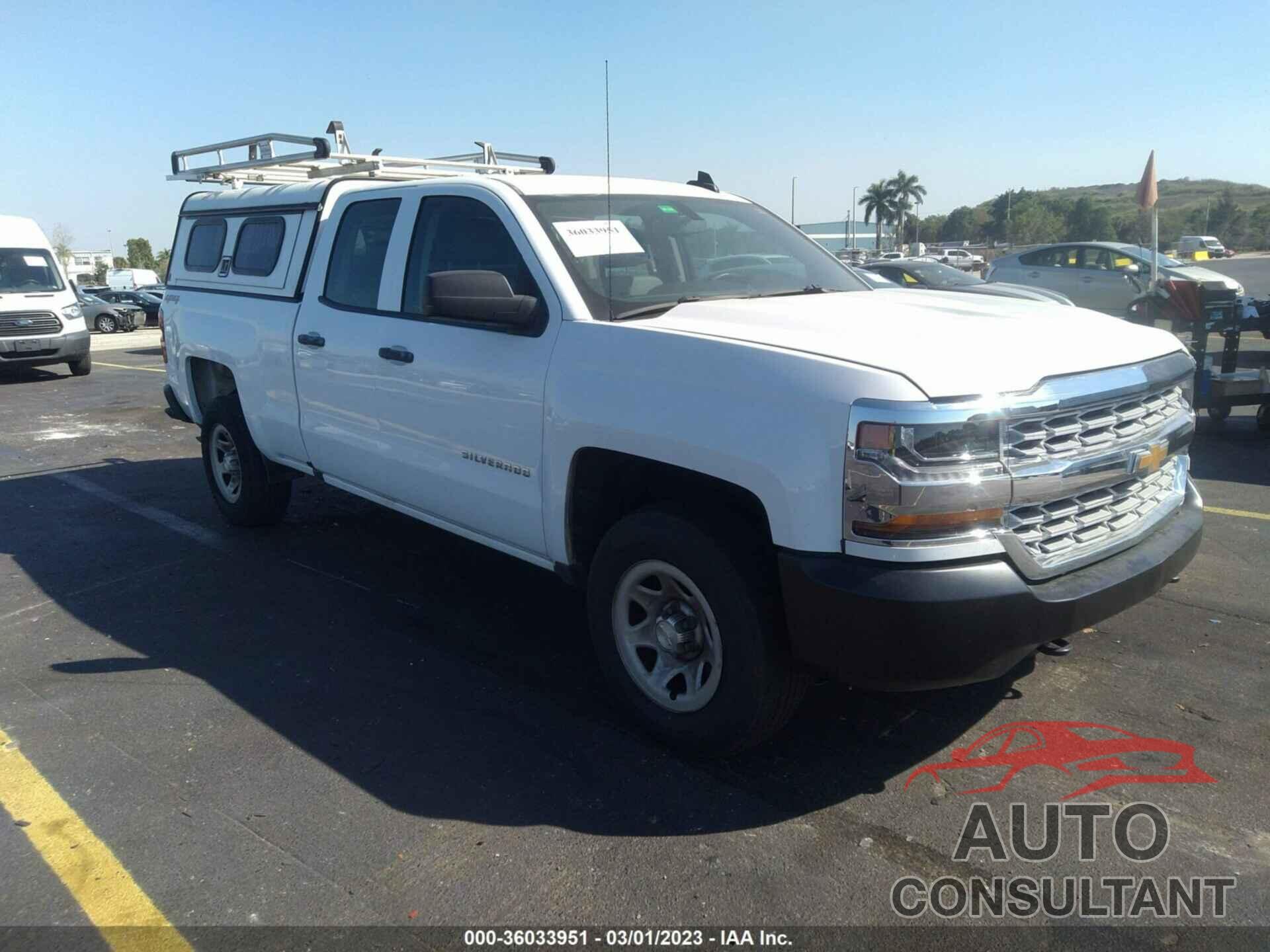 CHEVROLET SILVERADO 1500 2018 - 1GCVKNEC4JZ182346