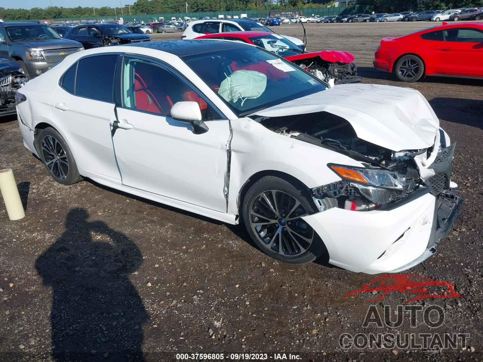 TOYOTA CAMRY 2020 - 4T1G11AK7LU911226