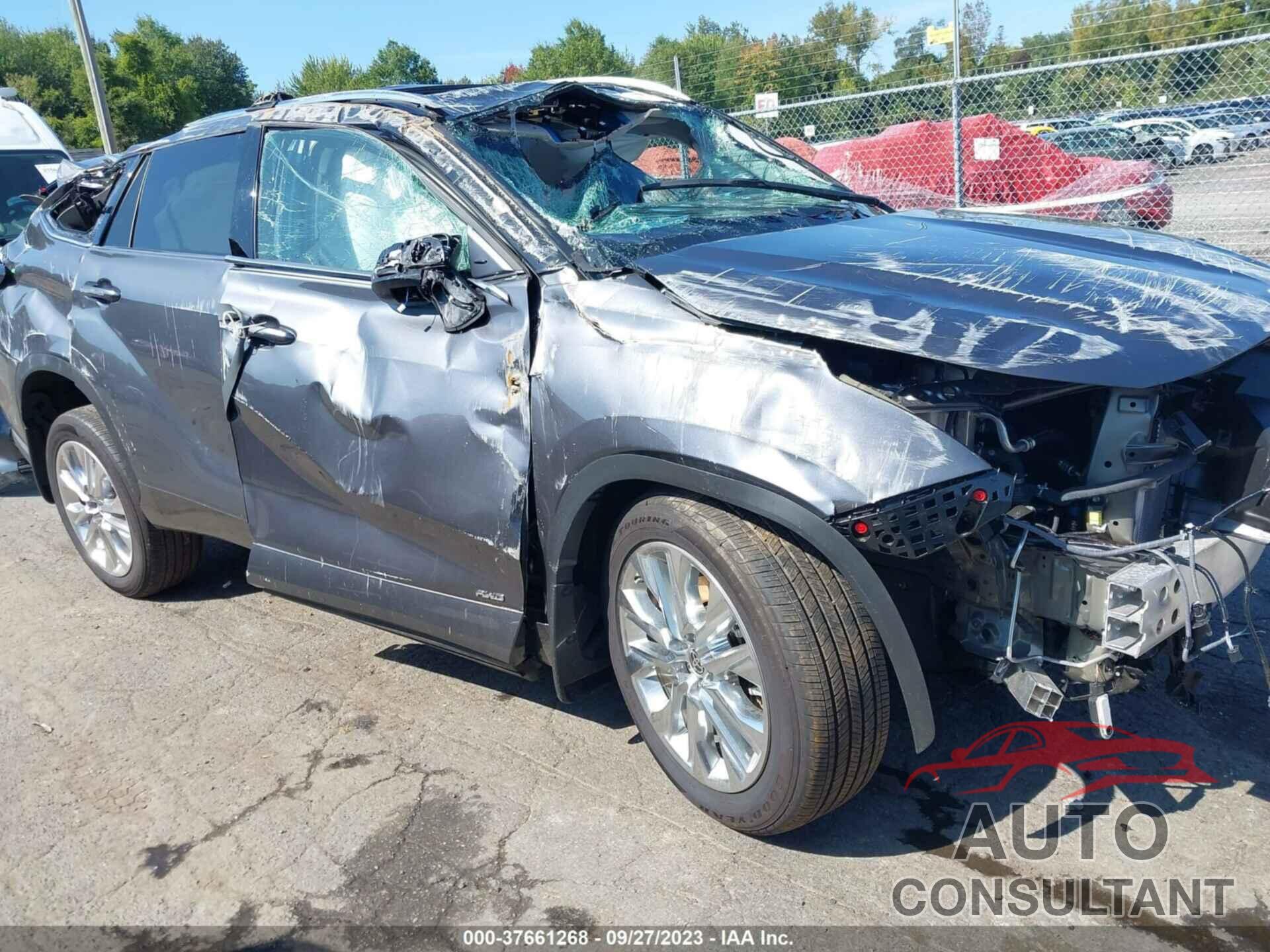 TOYOTA HIGHLANDER 2023 - 5TDXBRCHXPS576202