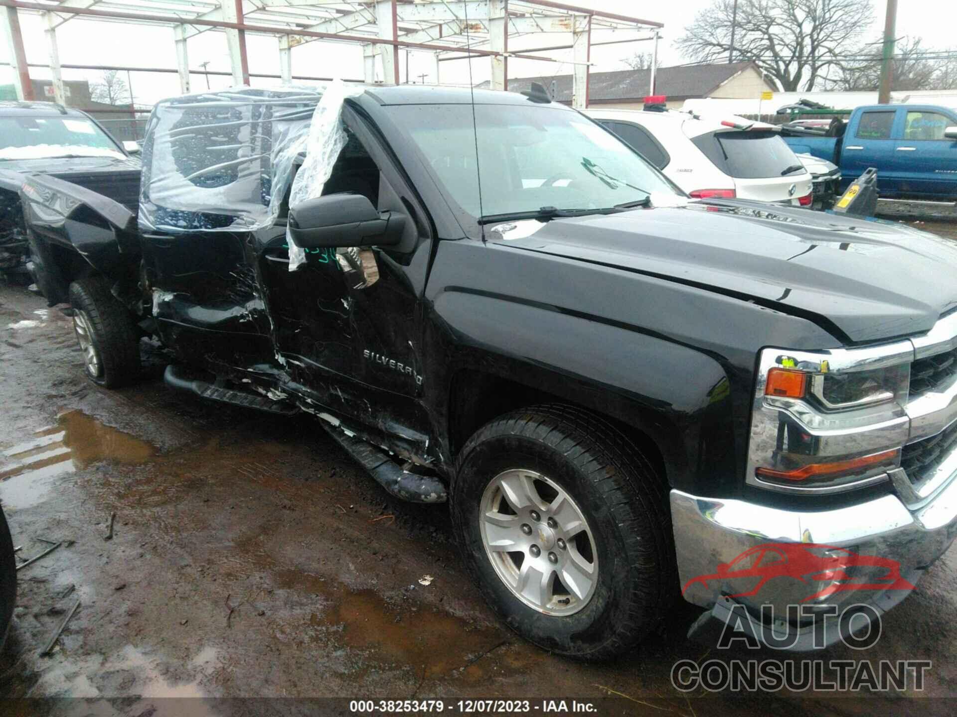 CHEVROLET SILVERADO 1500 2018 - 3GCUKREC3JG504090