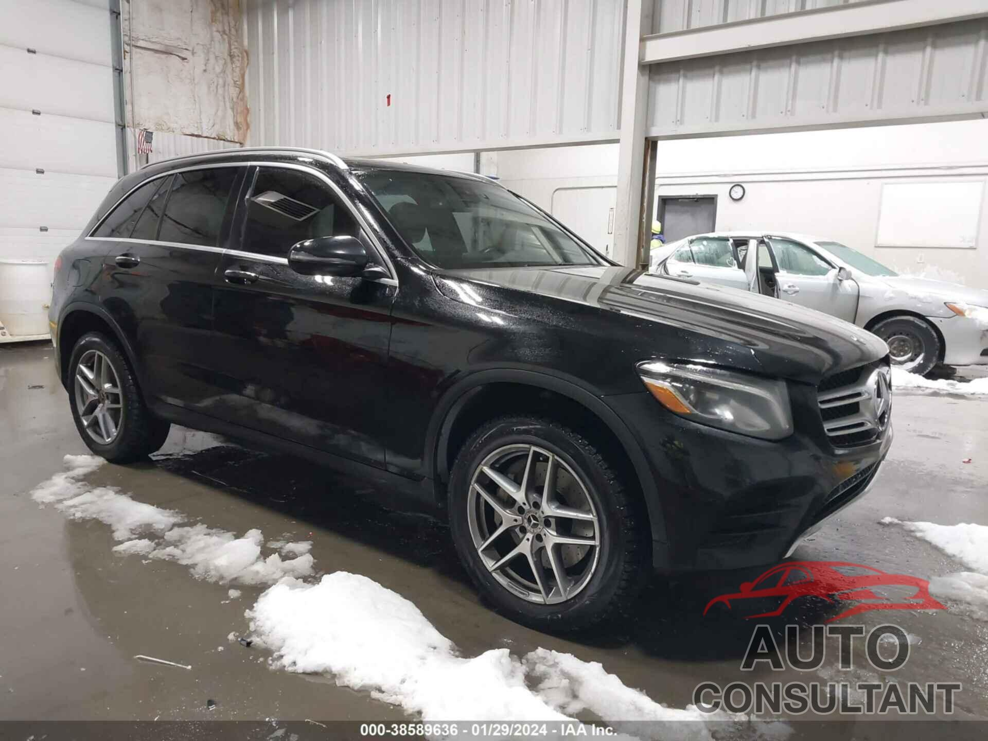 MERCEDES-BENZ GLC 300 2018 - WDC0G4KB5JV042230