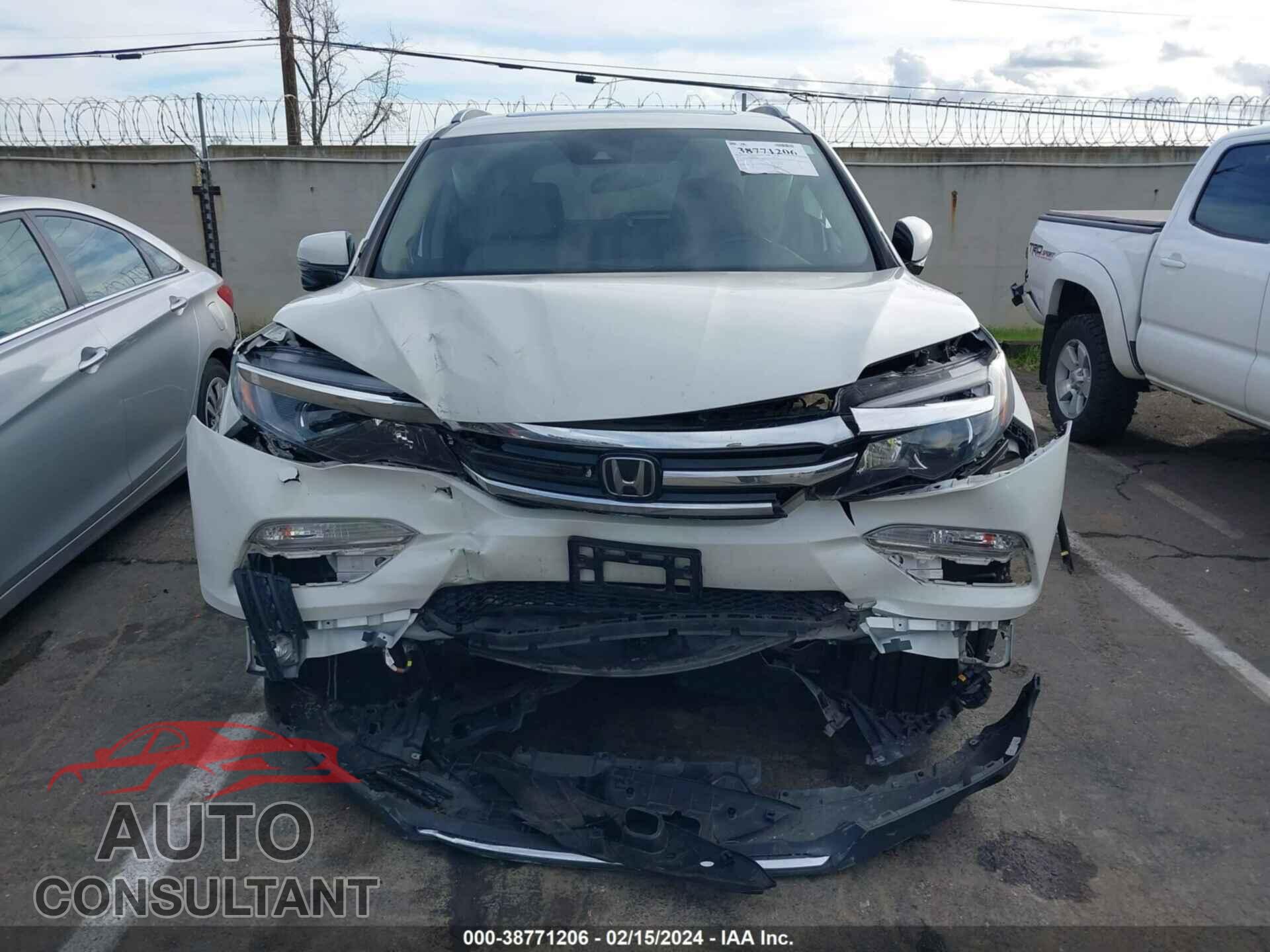 HONDA PILOT 2017 - 5FNYF6H96HB075385