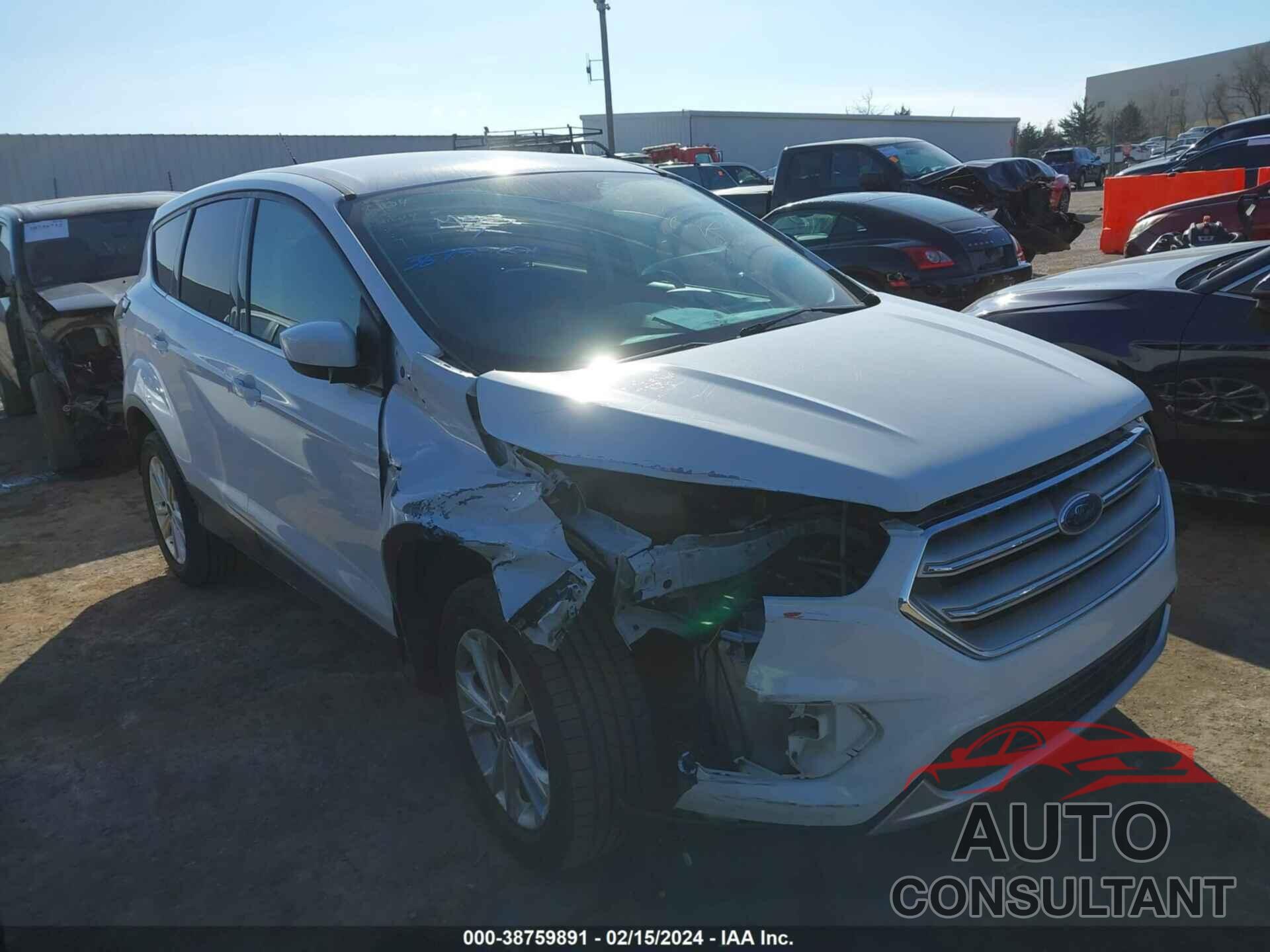 FORD ESCAPE 2017 - 1FMCU0GD6HUC33276