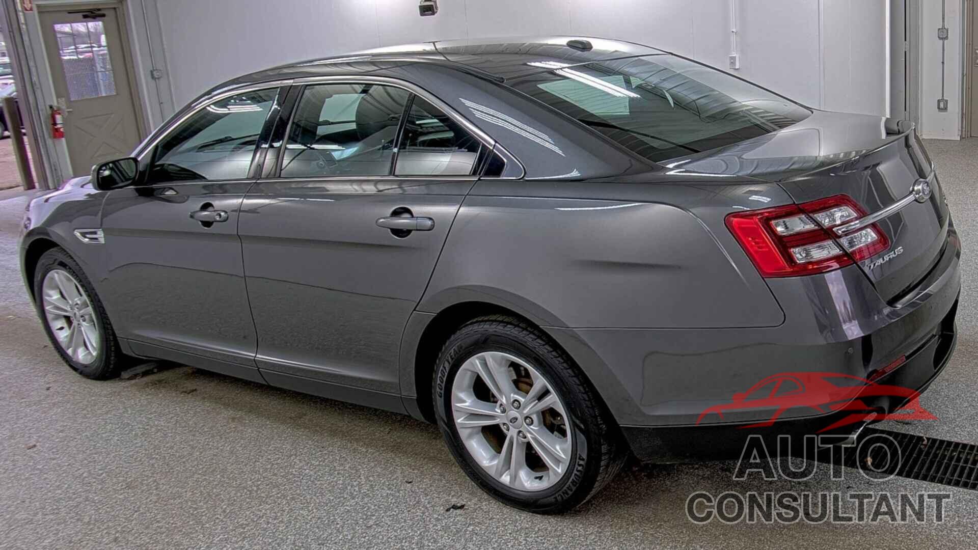 FORD TAURUS 2018 - 1FAHP2H84JG106227