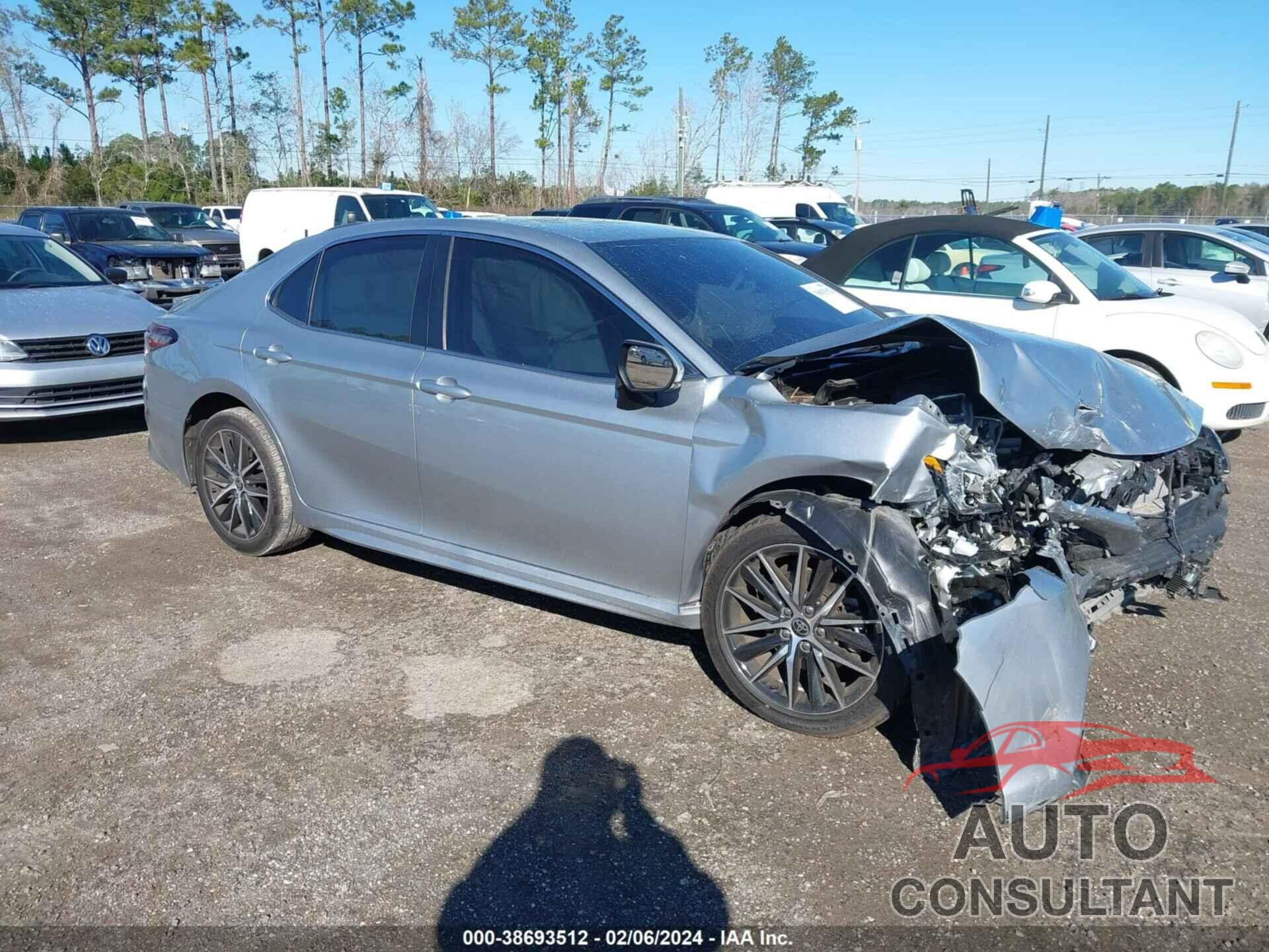 TOYOTA CAMRY 2022 - 4T1G11AK3NU642922