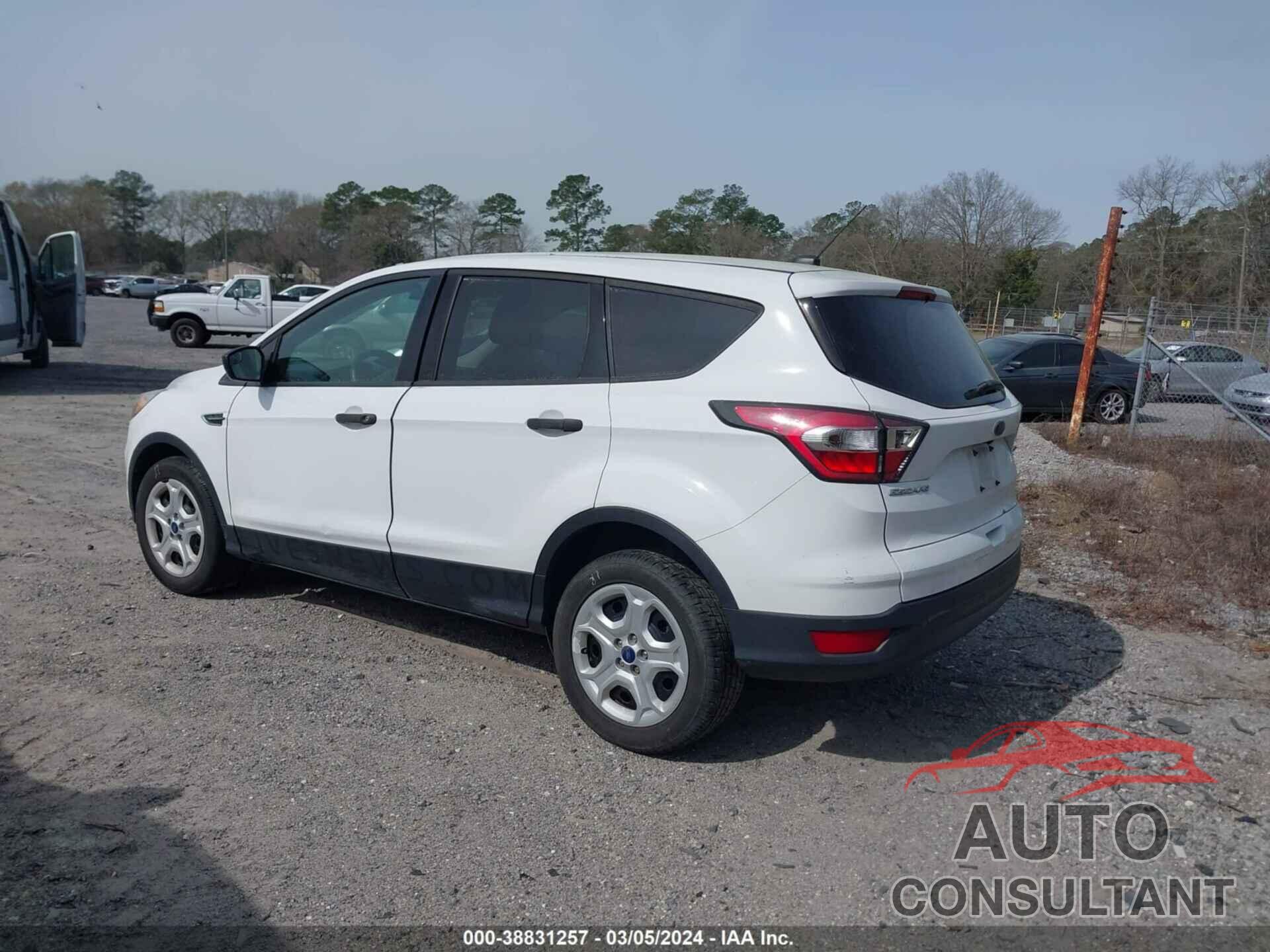 FORD ESCAPE 2017 - 1FMCU0F7XHUA68991