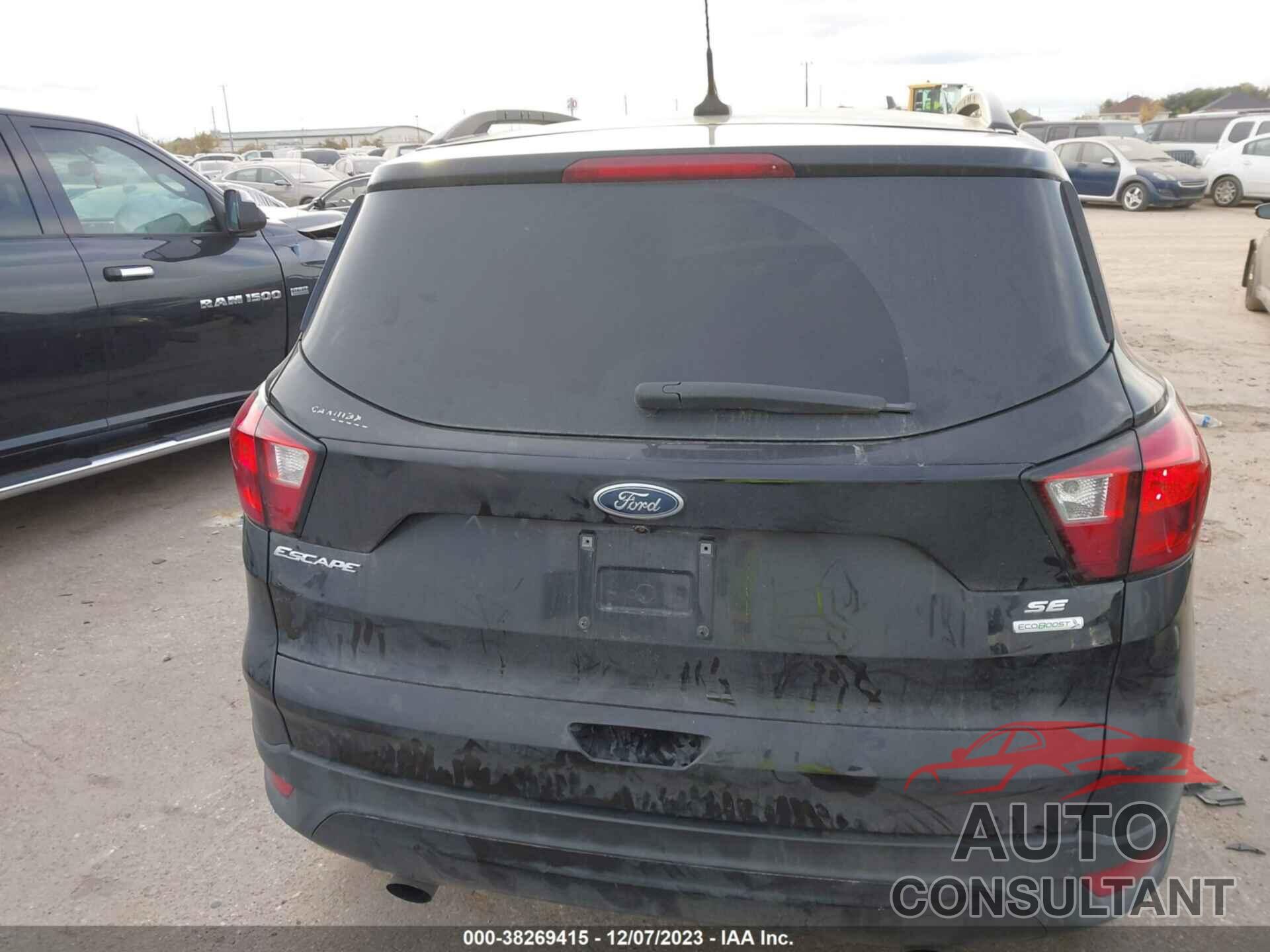 FORD ESCAPE 2019 - 1FMCU0GD8KUA53515