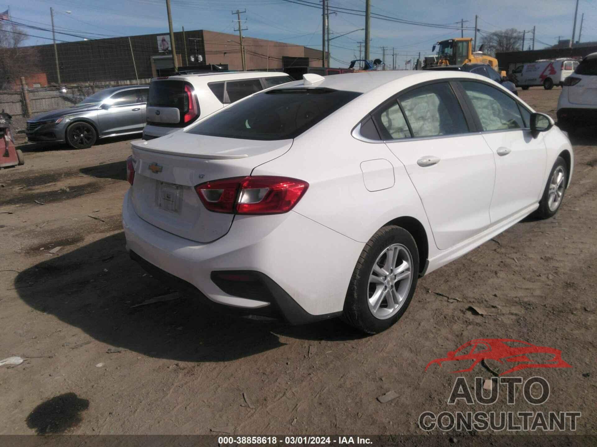 CHEVROLET CRUZE 2018 - 1G1BE5SM2J7203772