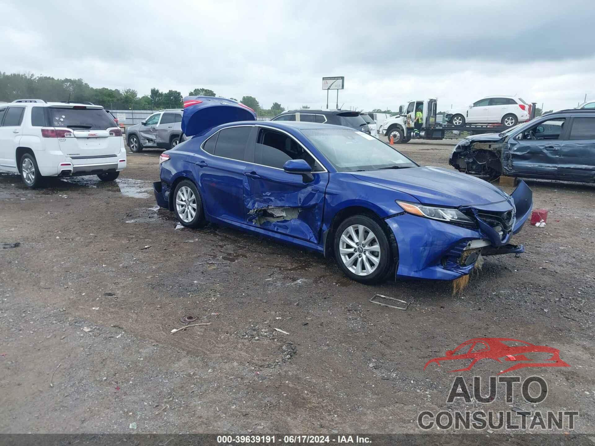 TOYOTA CAMRY 2018 - 4T1B11HK7JU653819