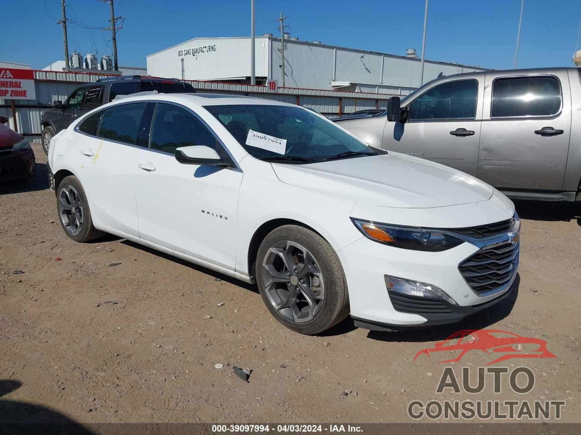 CHEVROLET MALIBU 2022 - 1G1ZD5ST3NF118394