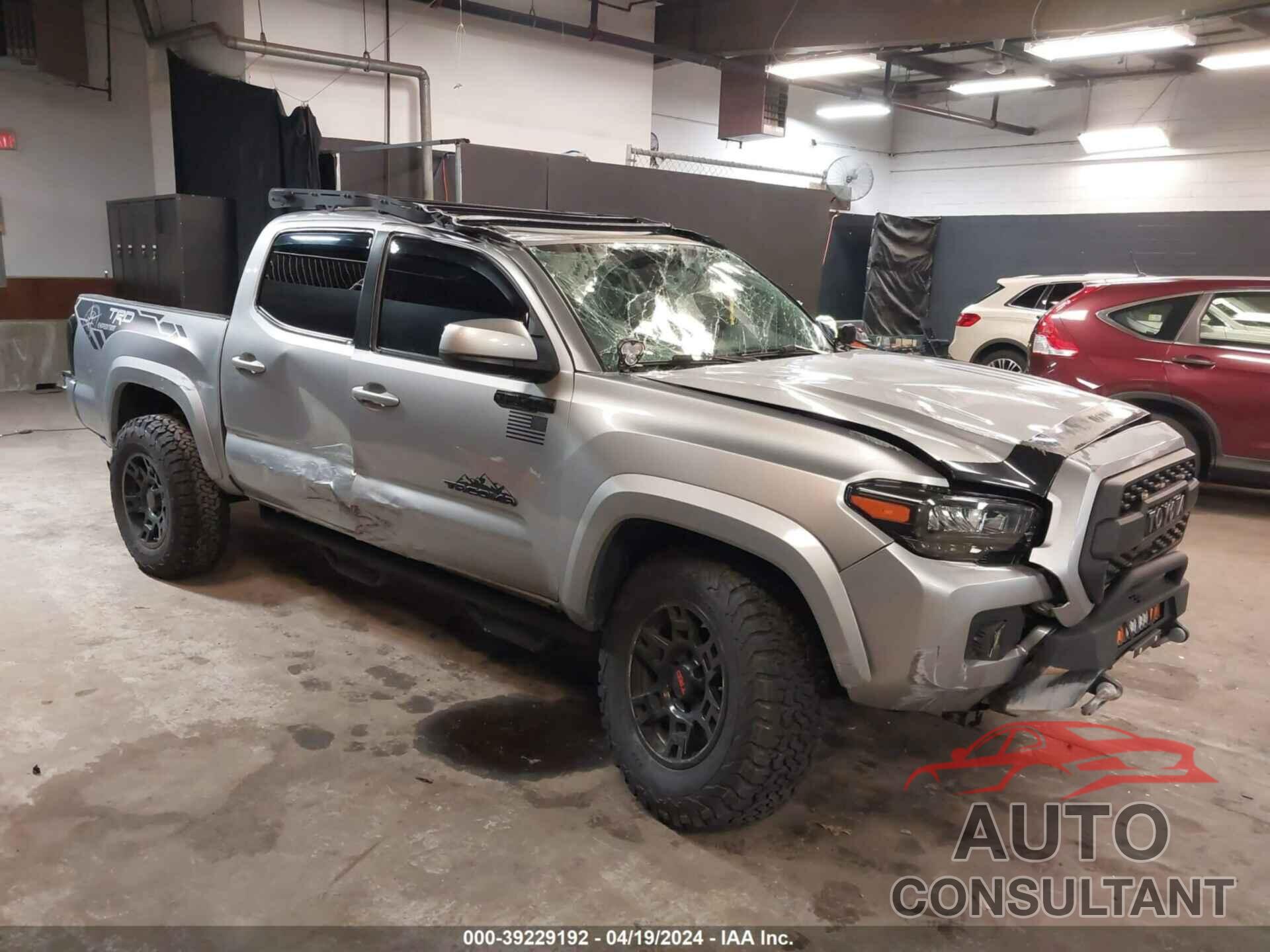TOYOTA TACOMA 2019 - 5TFCZ5AN1KX173630