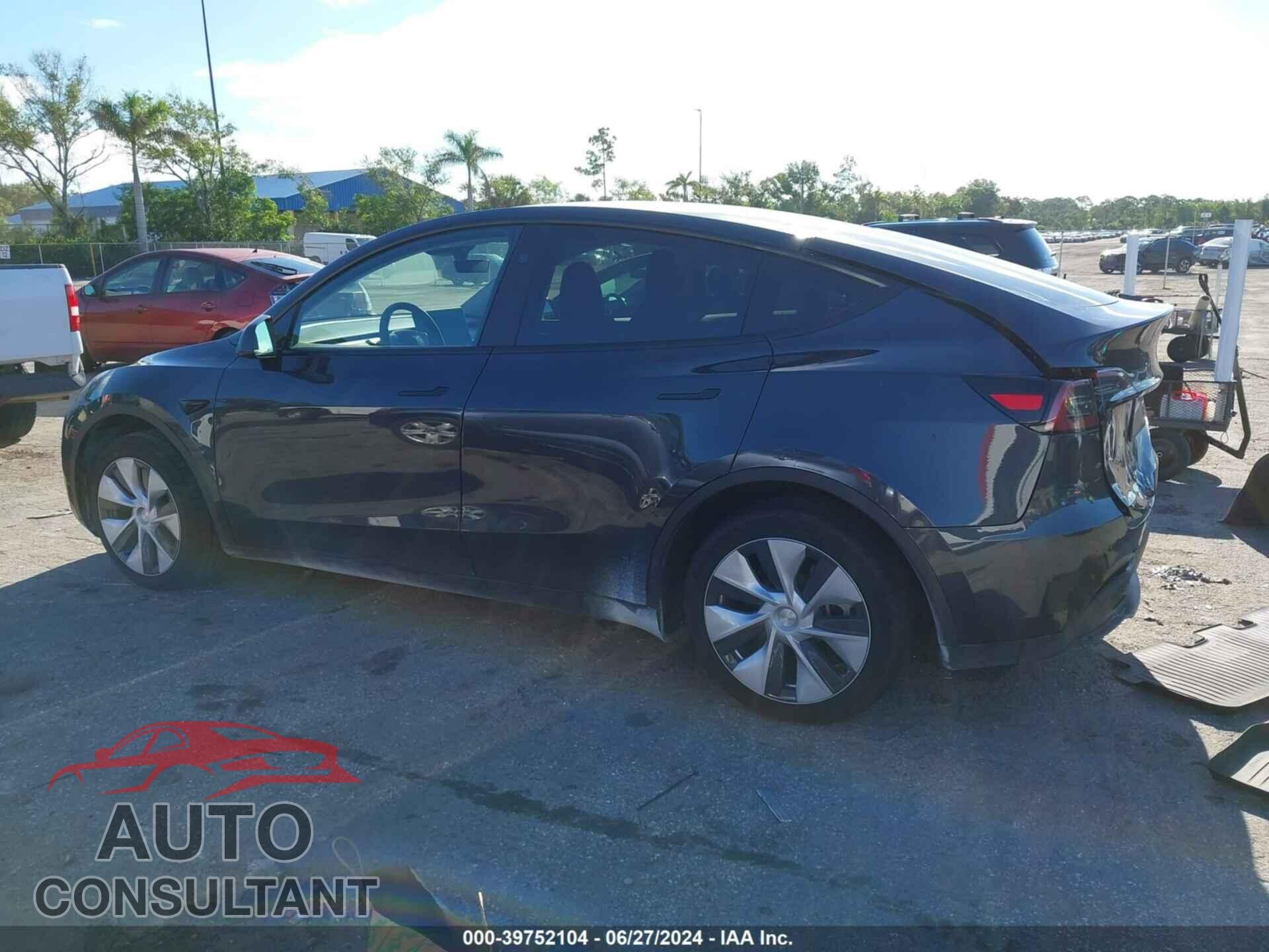 TESLA MODEL Y 2024 - 7SAYGDED5RF041680