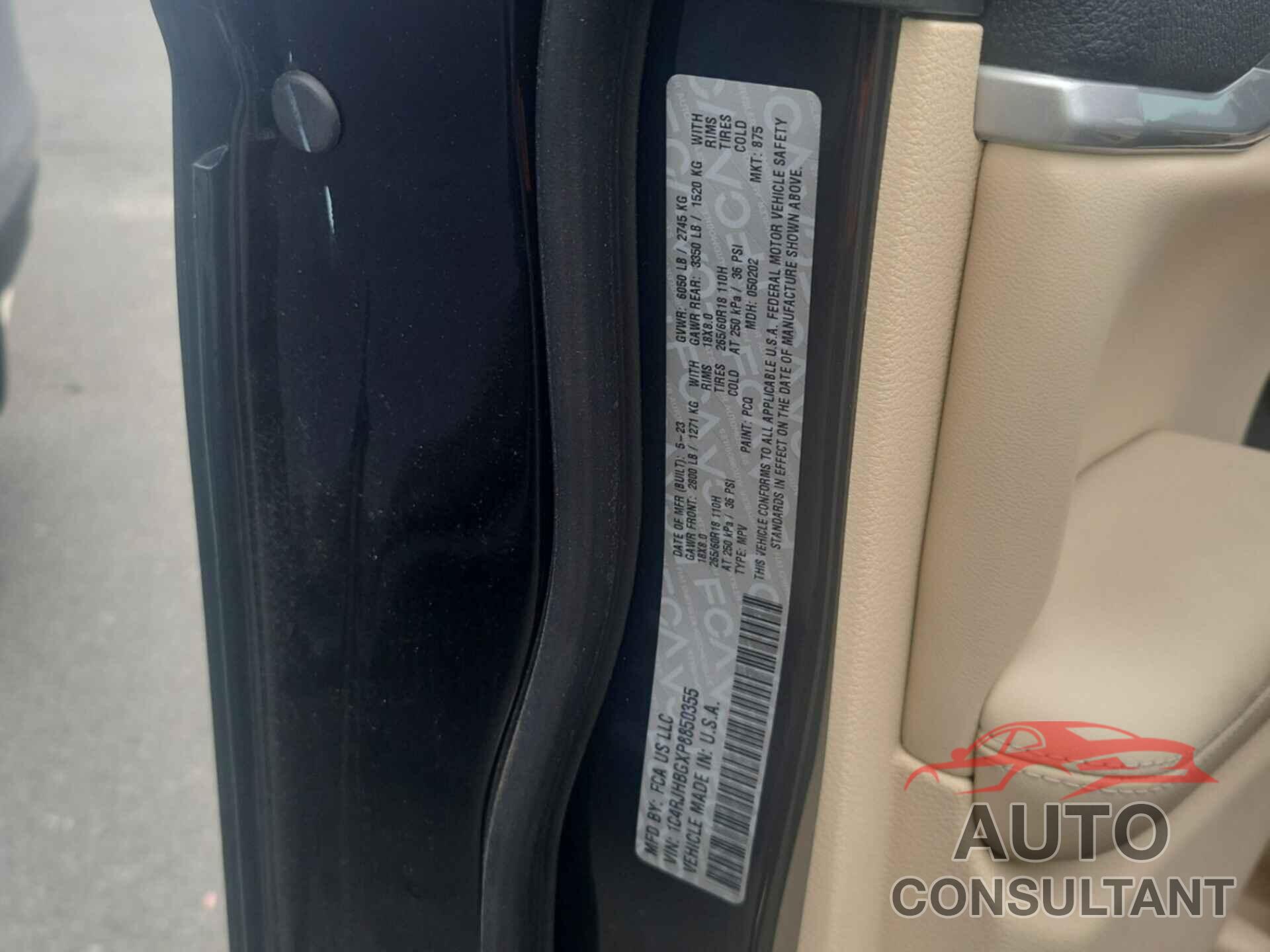 JEEP GRAND CHEROKEE 2023 - 1C4RJHBGXP8850355