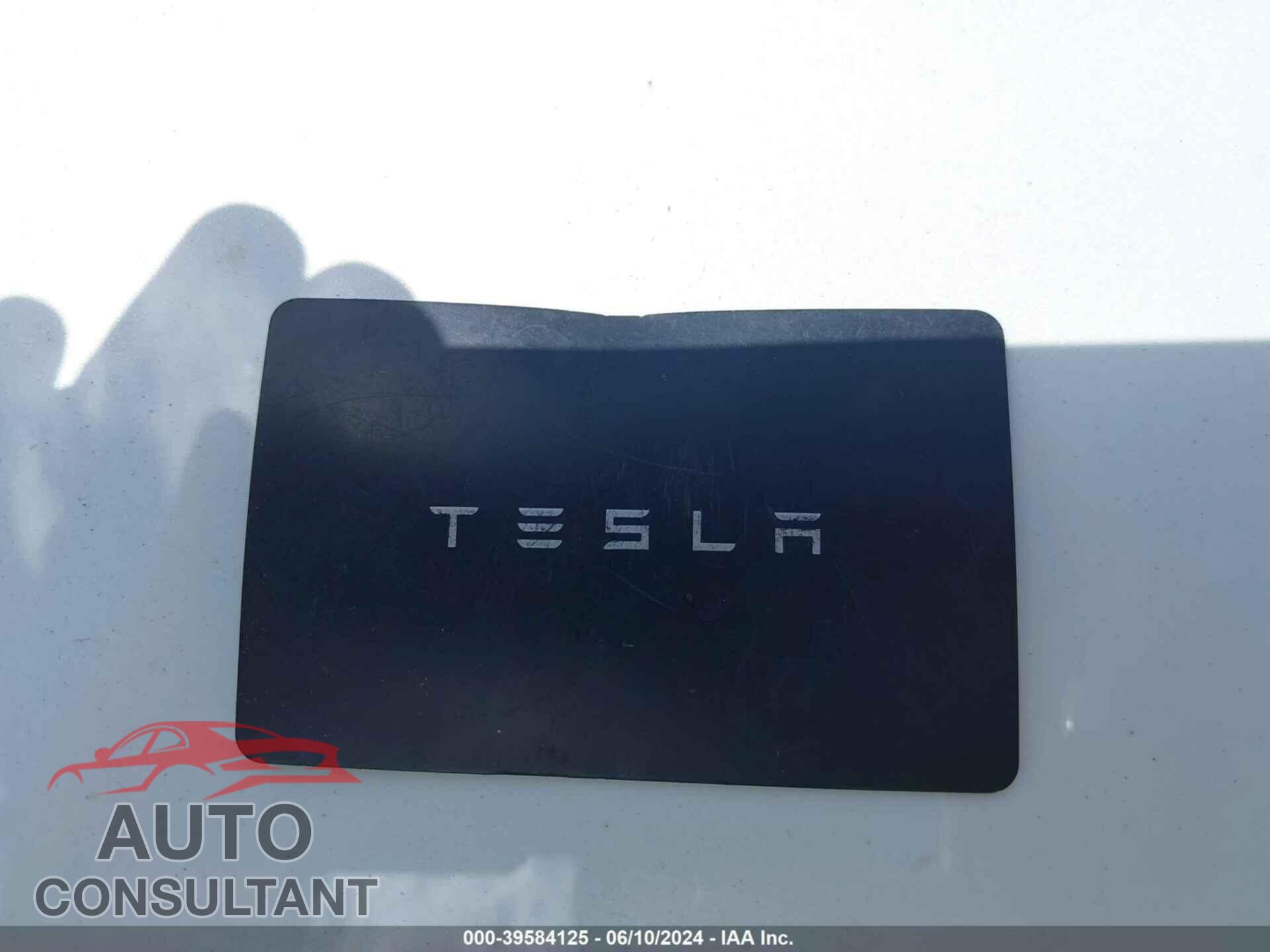 TESLA MODEL 3 2023 - 5YJ3E1EA3PF384695
