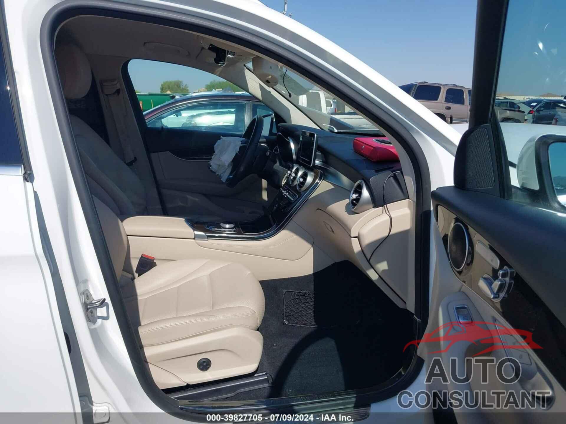 MERCEDES-BENZ GLC 300 2019 - WDC0G4JB9KV173566