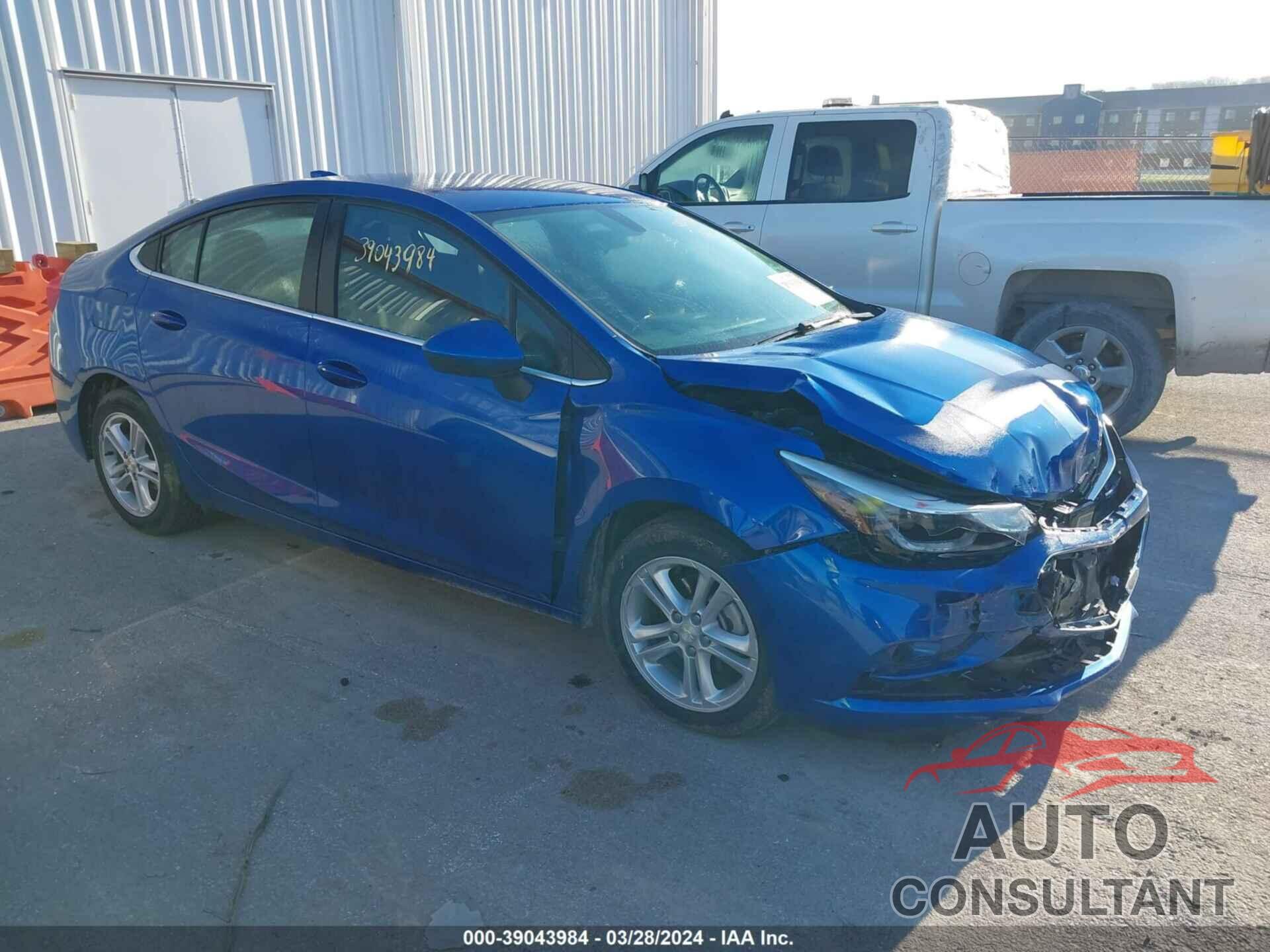 CHEVROLET CRUZE 2018 - 1G1BE5SM5J7140795