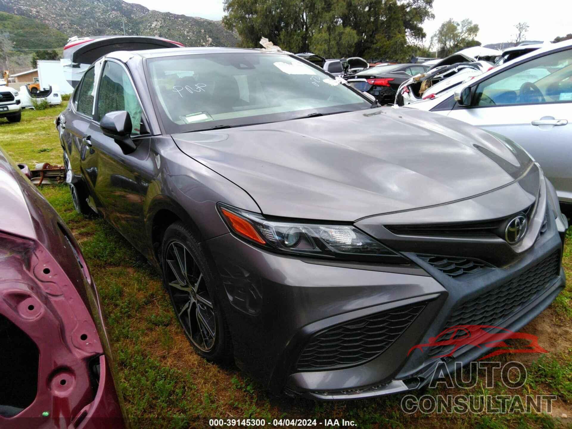 TOYOTA CAMRY 2021 - 4T1G11AK2MU456724